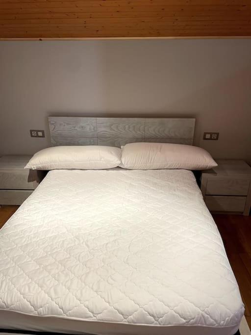 Three-Bedroom House photo 3