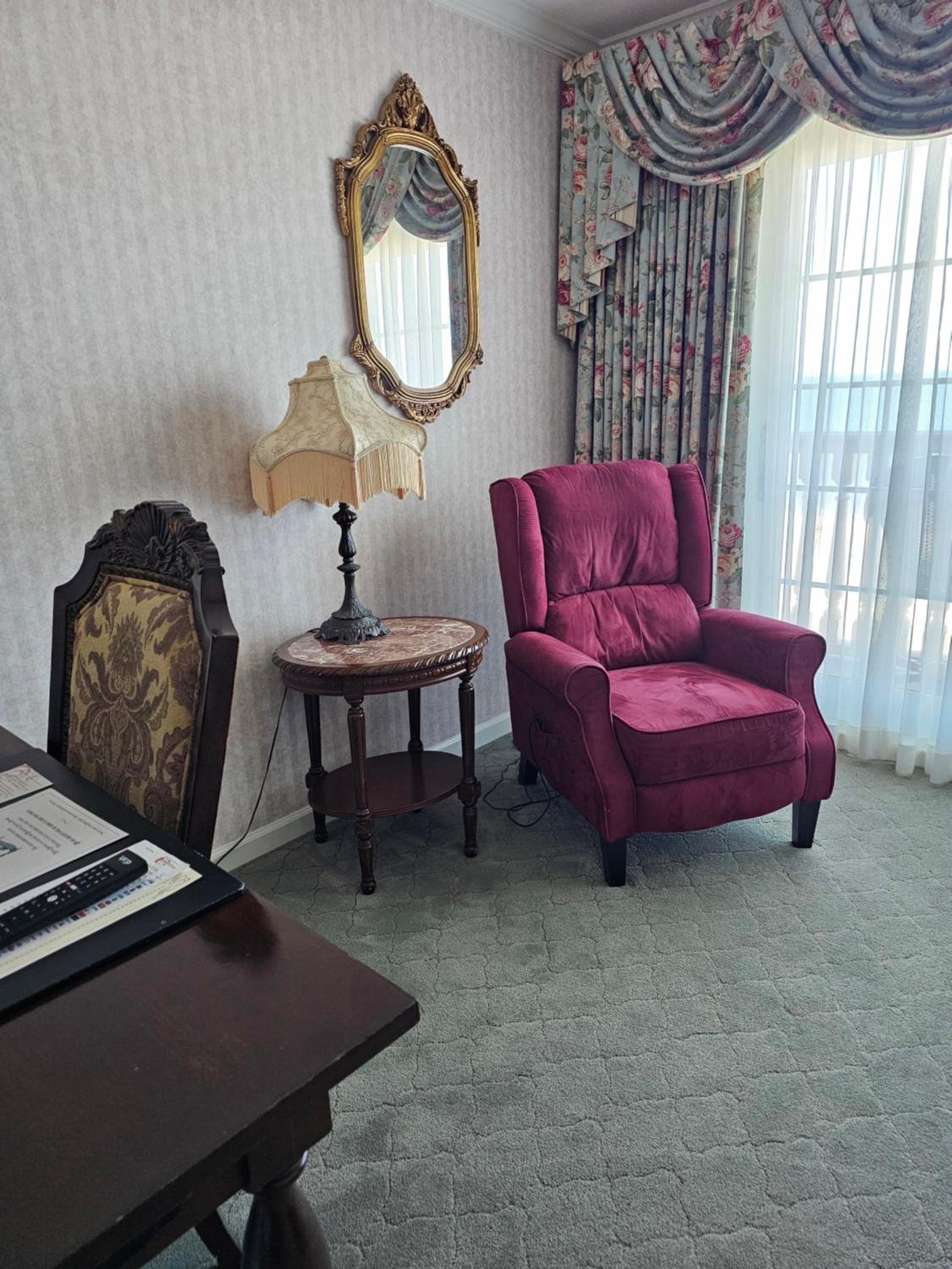 Concierge Ocean View Suite with Two Queen Beds, Partial View - Adult Level photo 3