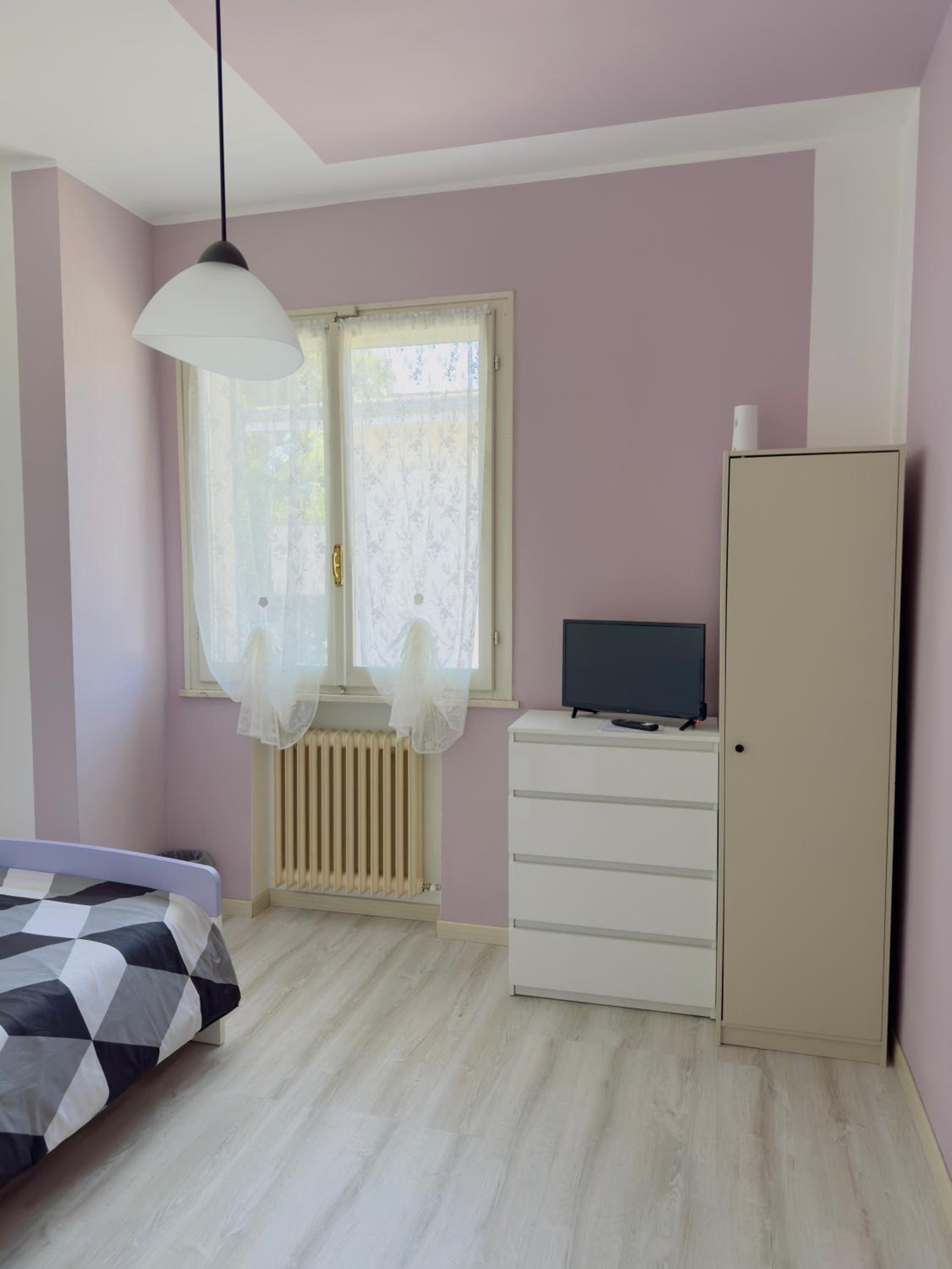 Single Room With Shared Bathroom photo 3