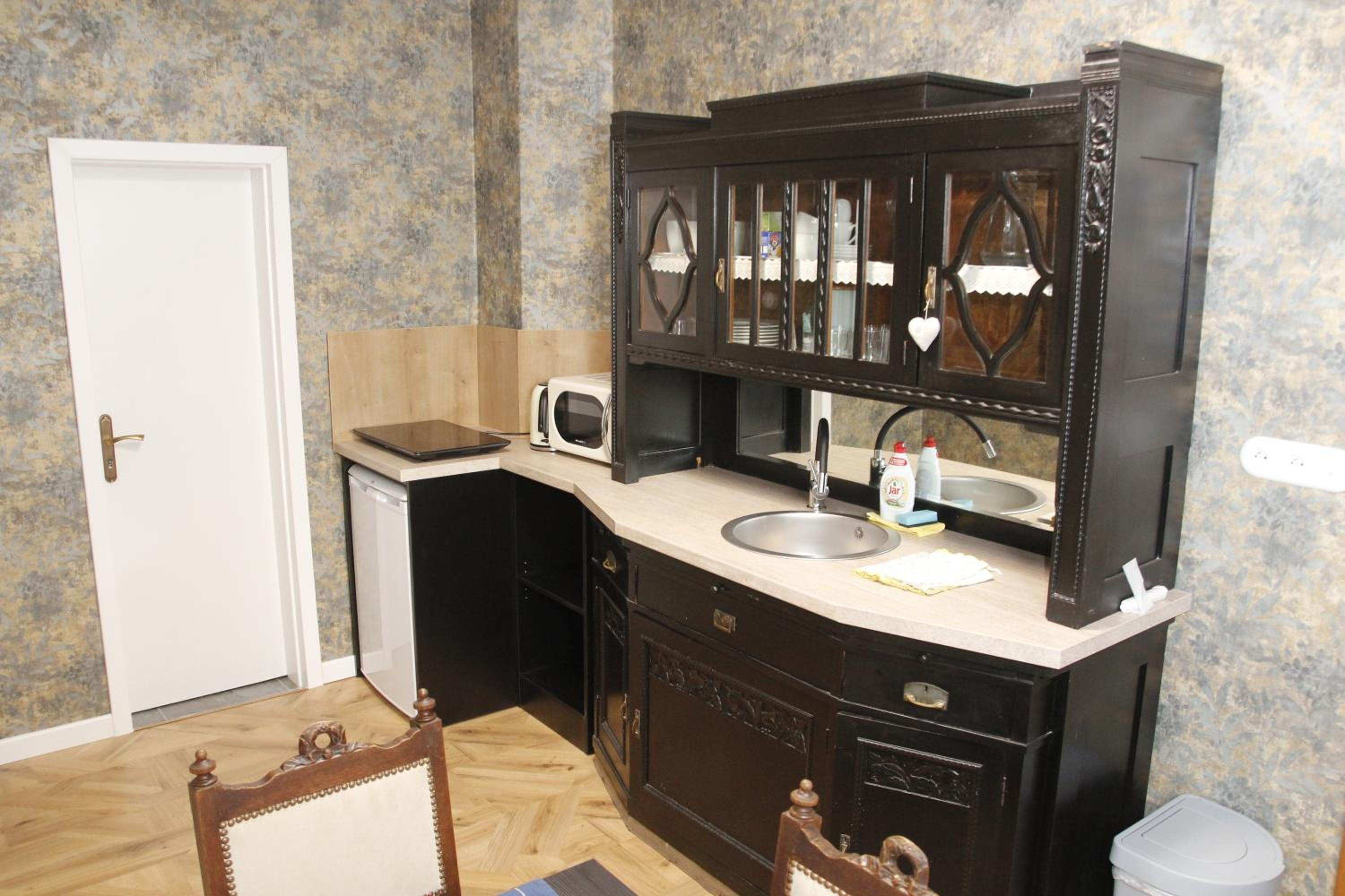 Superior Two-Bedroom Apartment - Photo 3