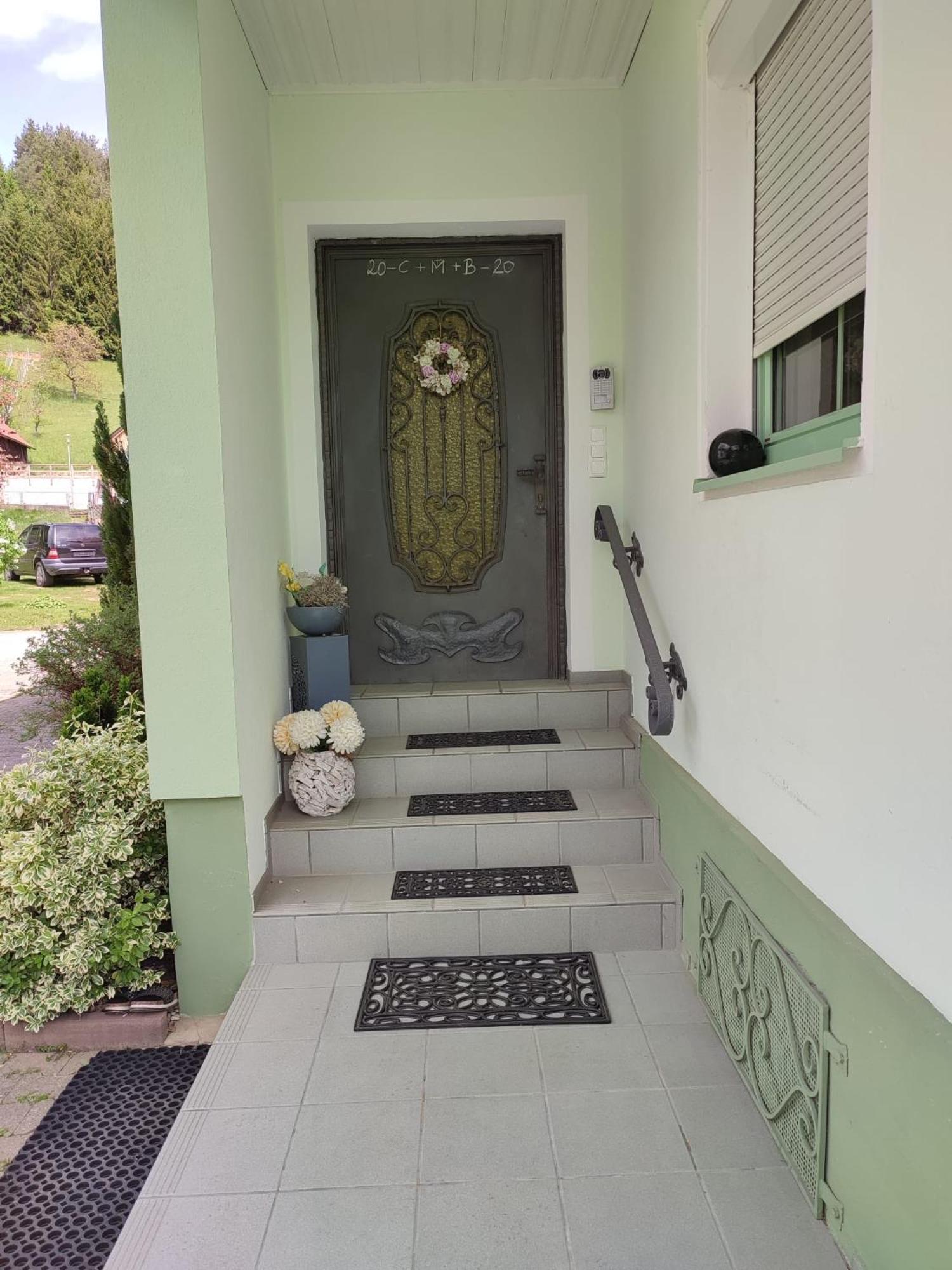 Four-Bedroom Vacation Home photo 2