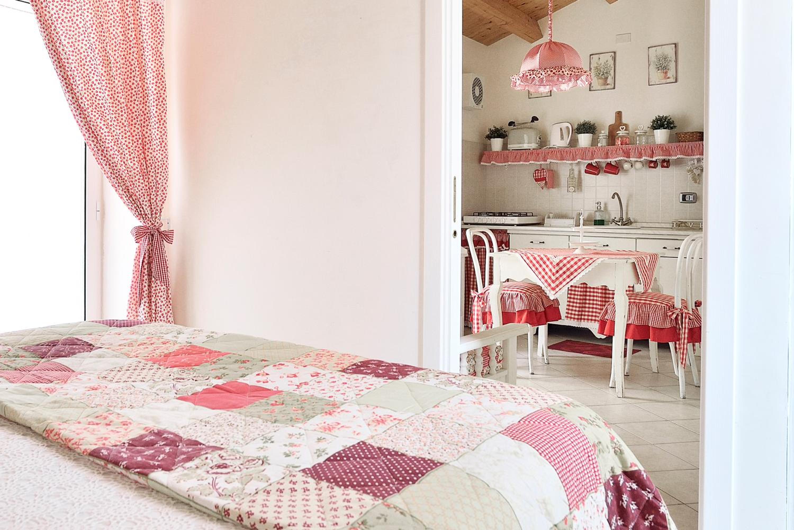 One-Bedroom House photo 1