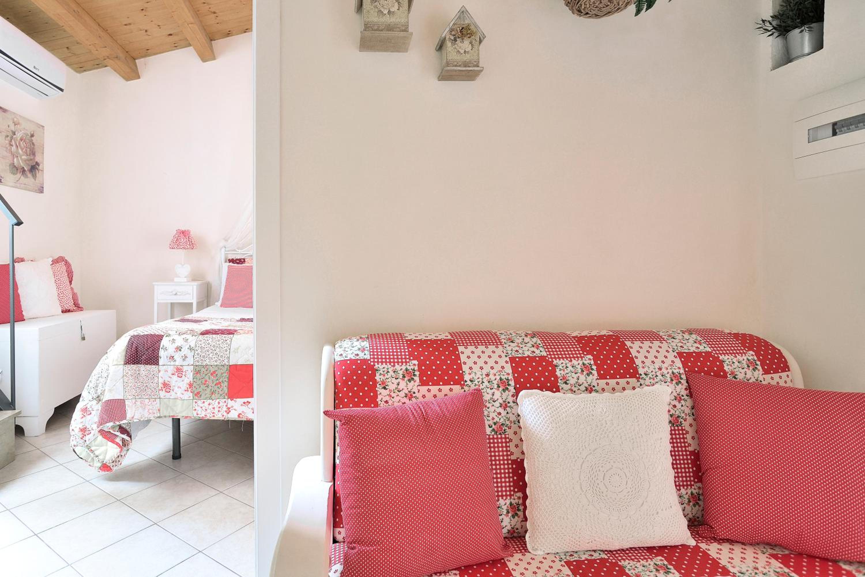 One-Bedroom House photo 2