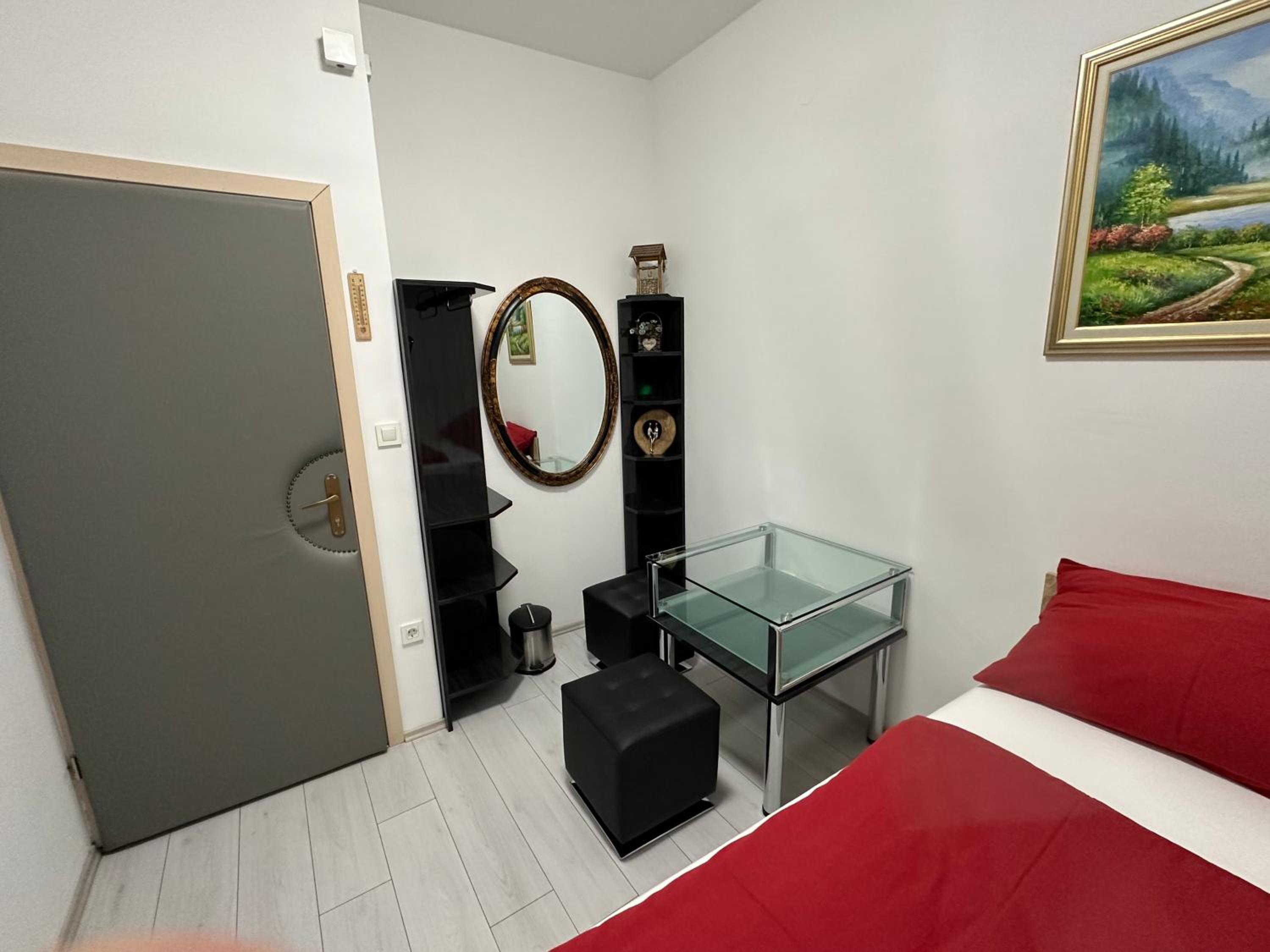Double Room - Photo 5
