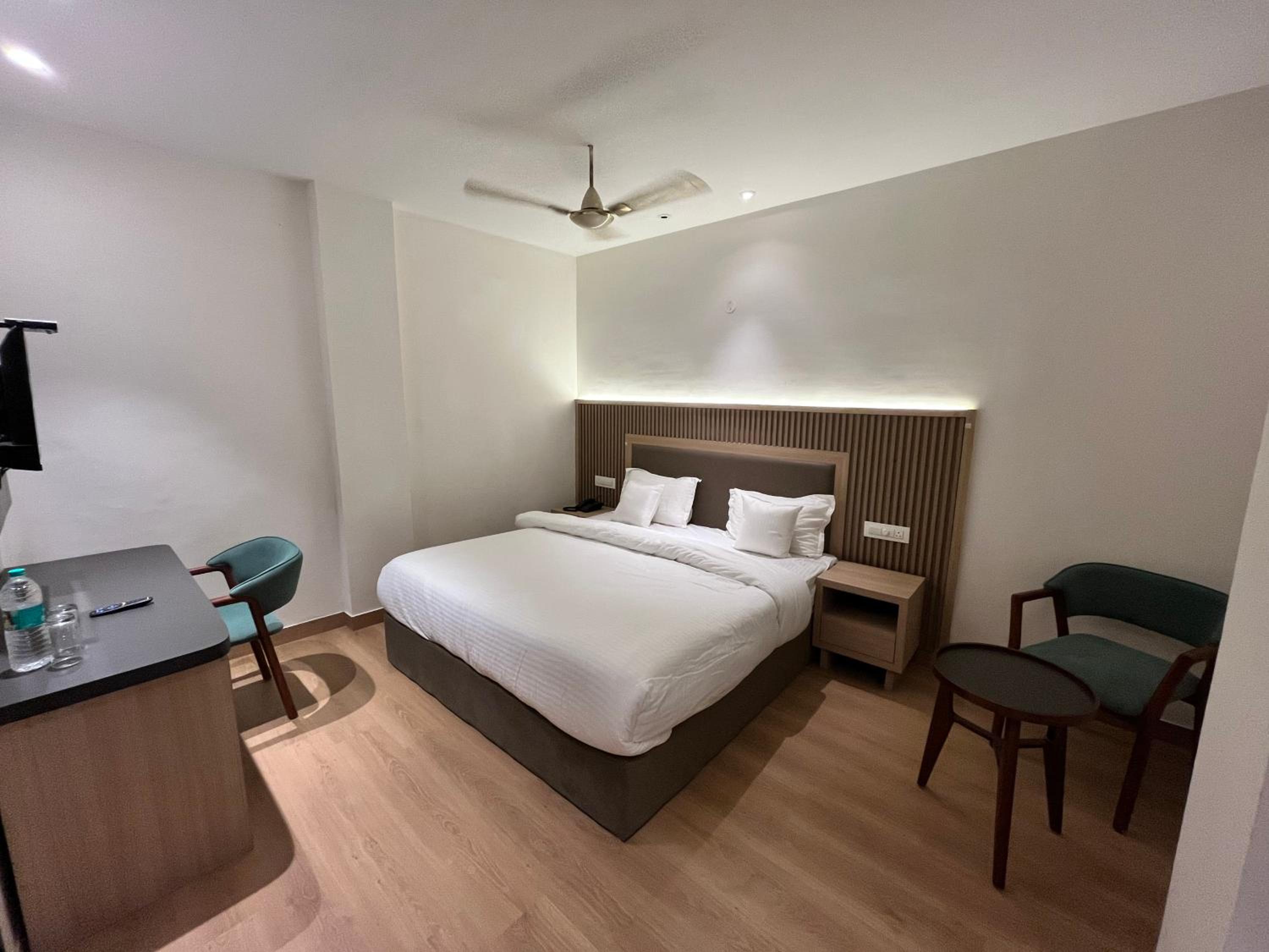 Double Room - Photo 3