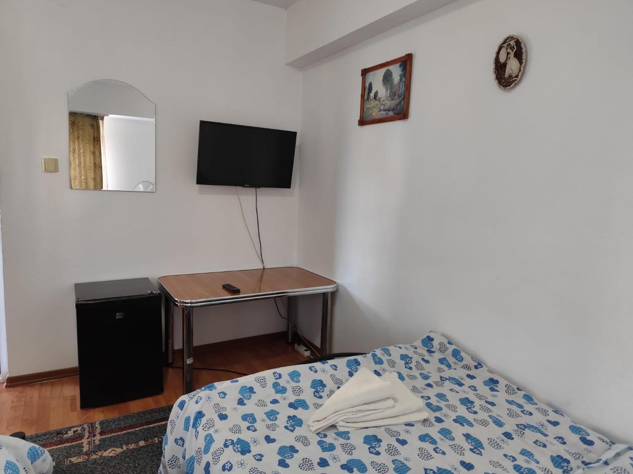 Triple Room with Shared Bathroom photo 3