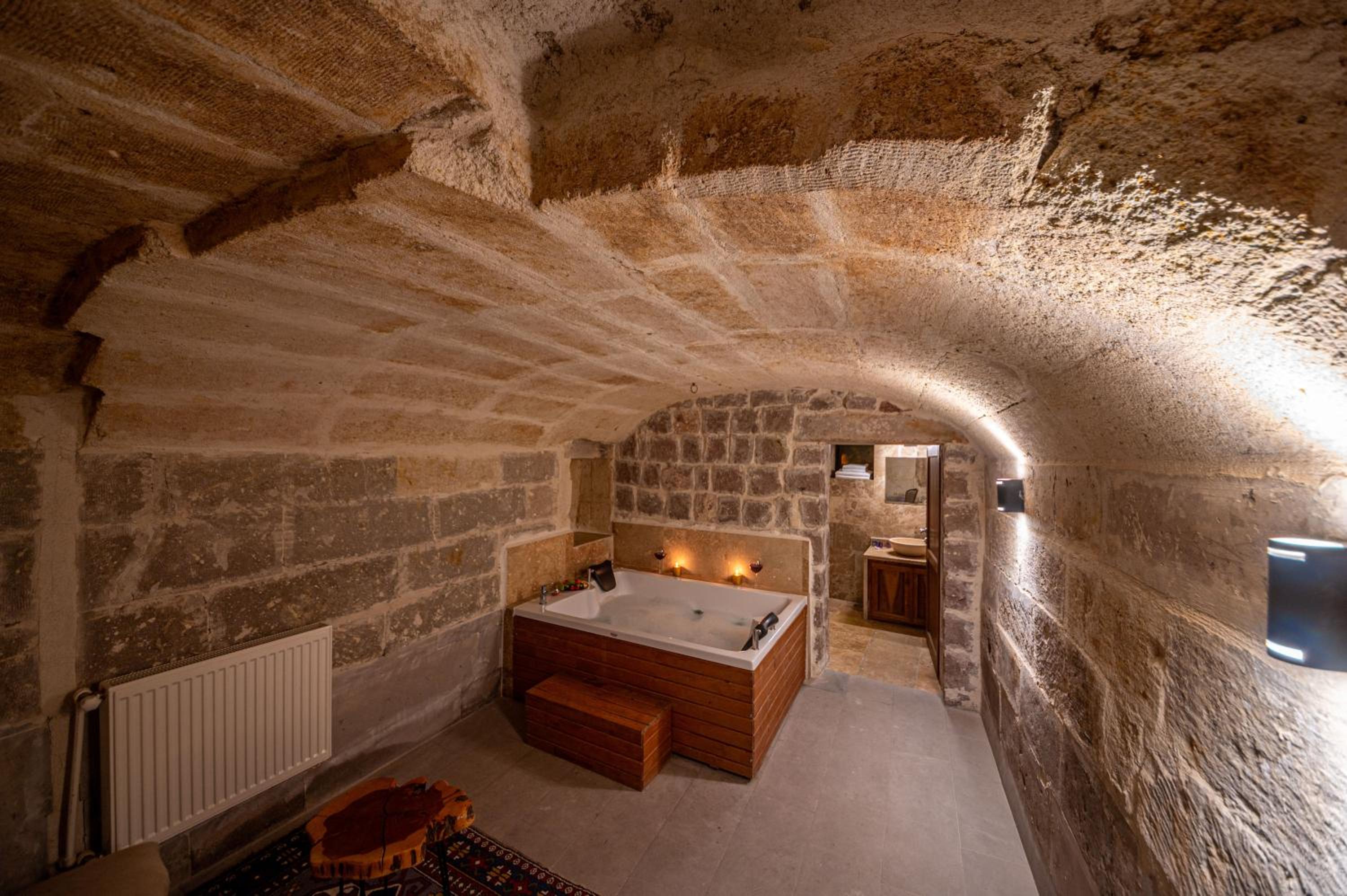 Deluxe Suite - Photo 2