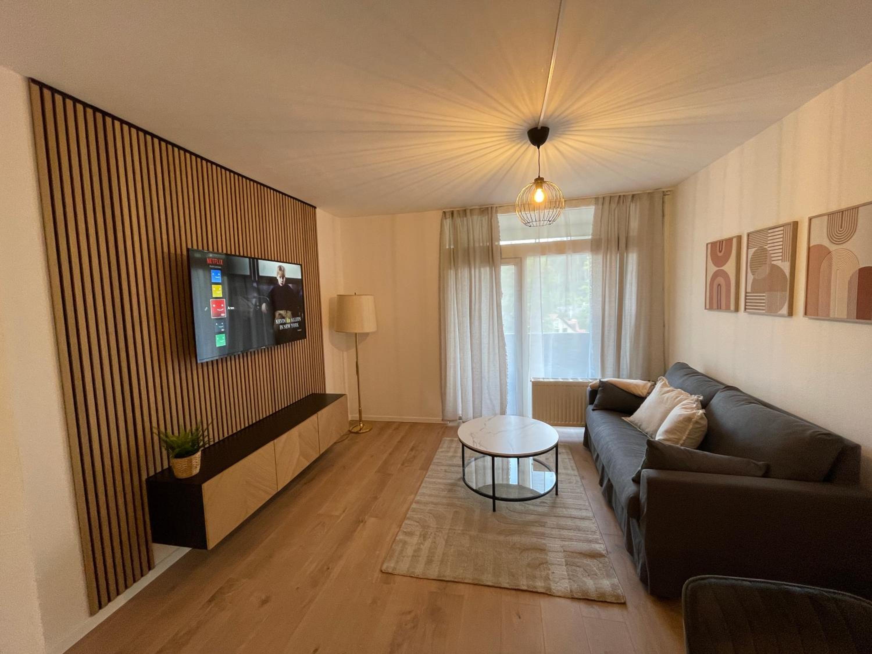 One-Bedroom Apartment photo 1