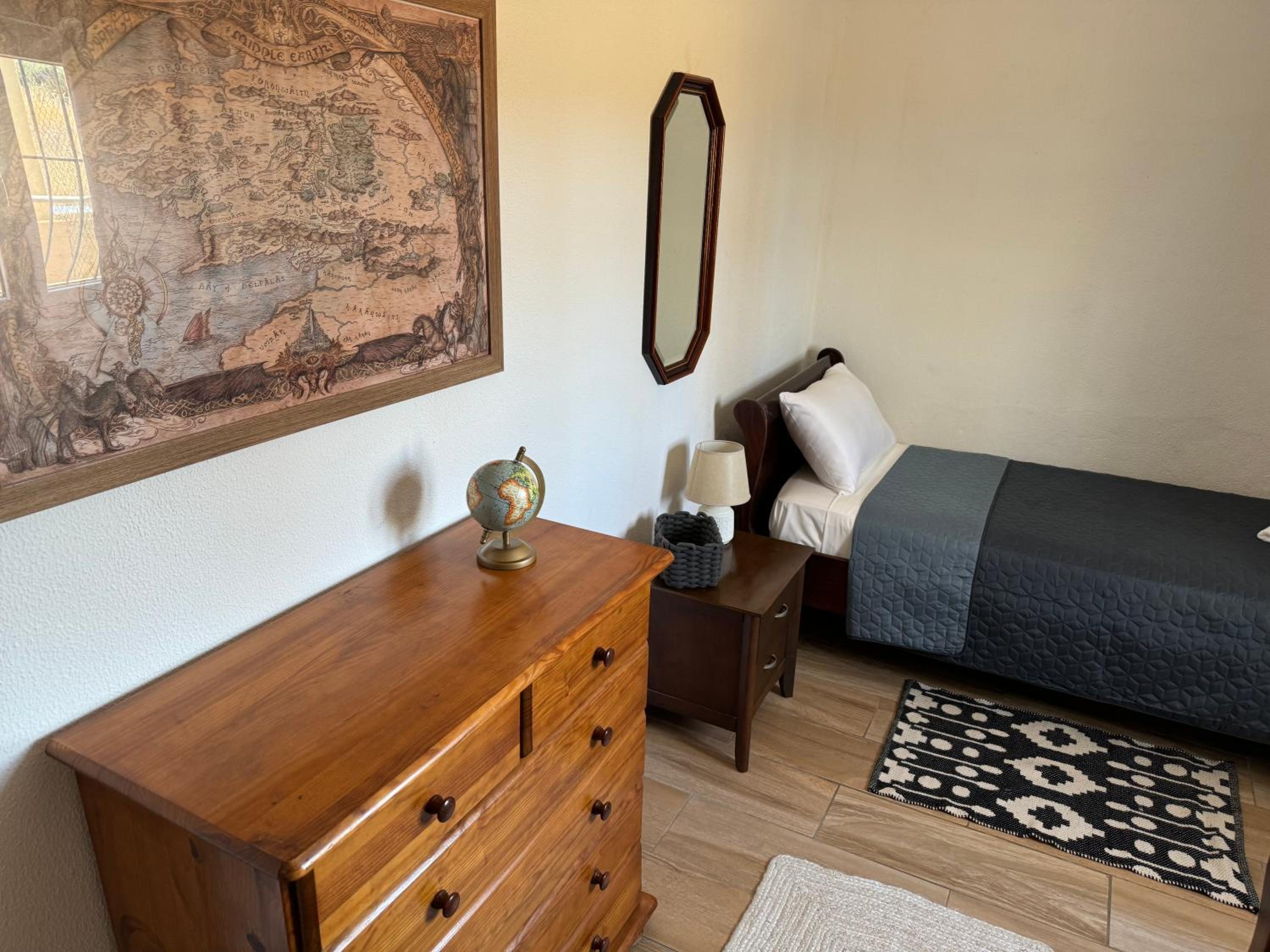 Standard Twin Room With Shared Bathroom photo 2