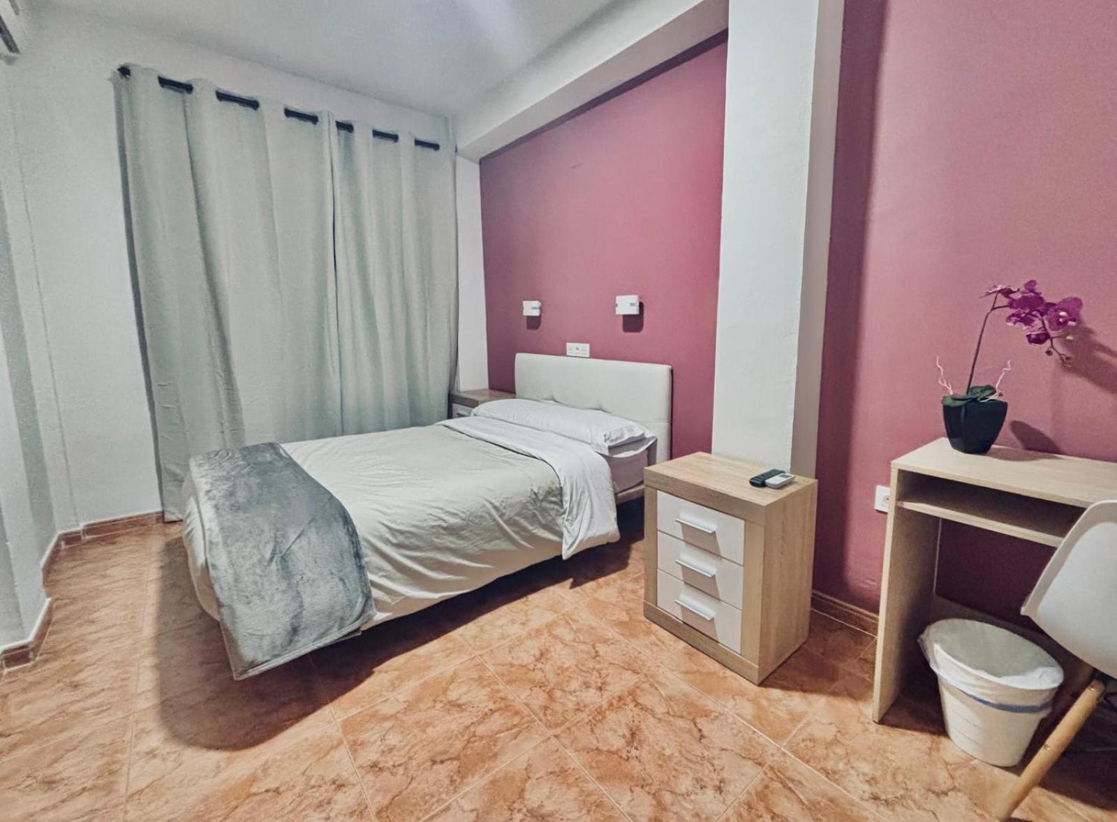 Habitación Doble o Twin Estándar con Balcón