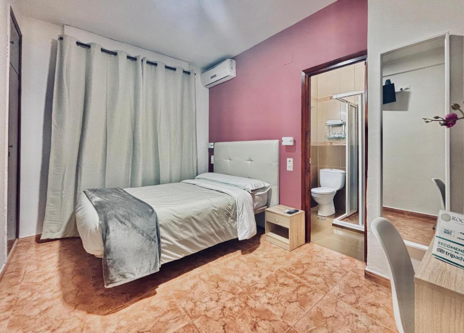 Habitación Estándar con Cama Queen