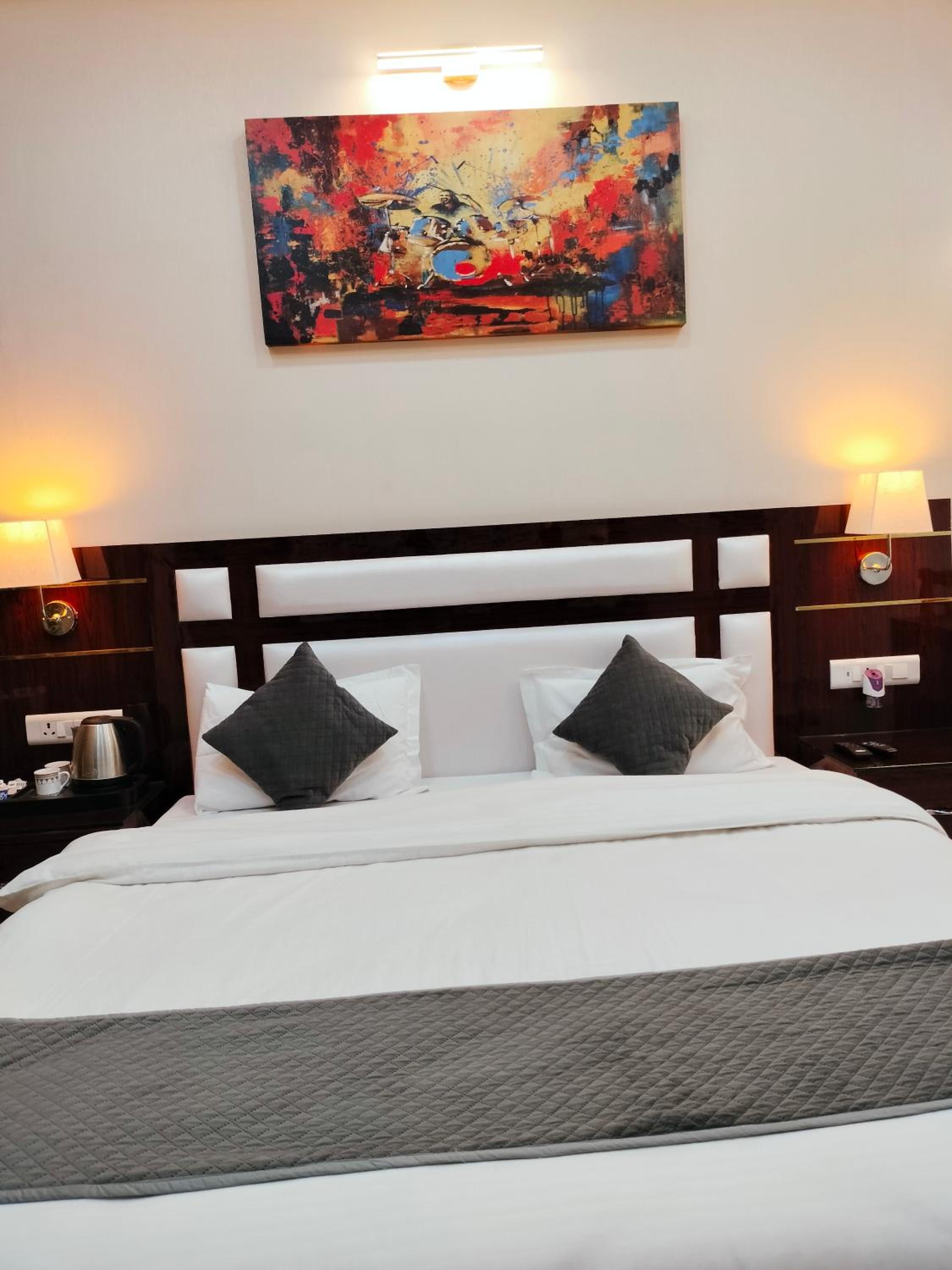 Superior King Room - Photo 22
