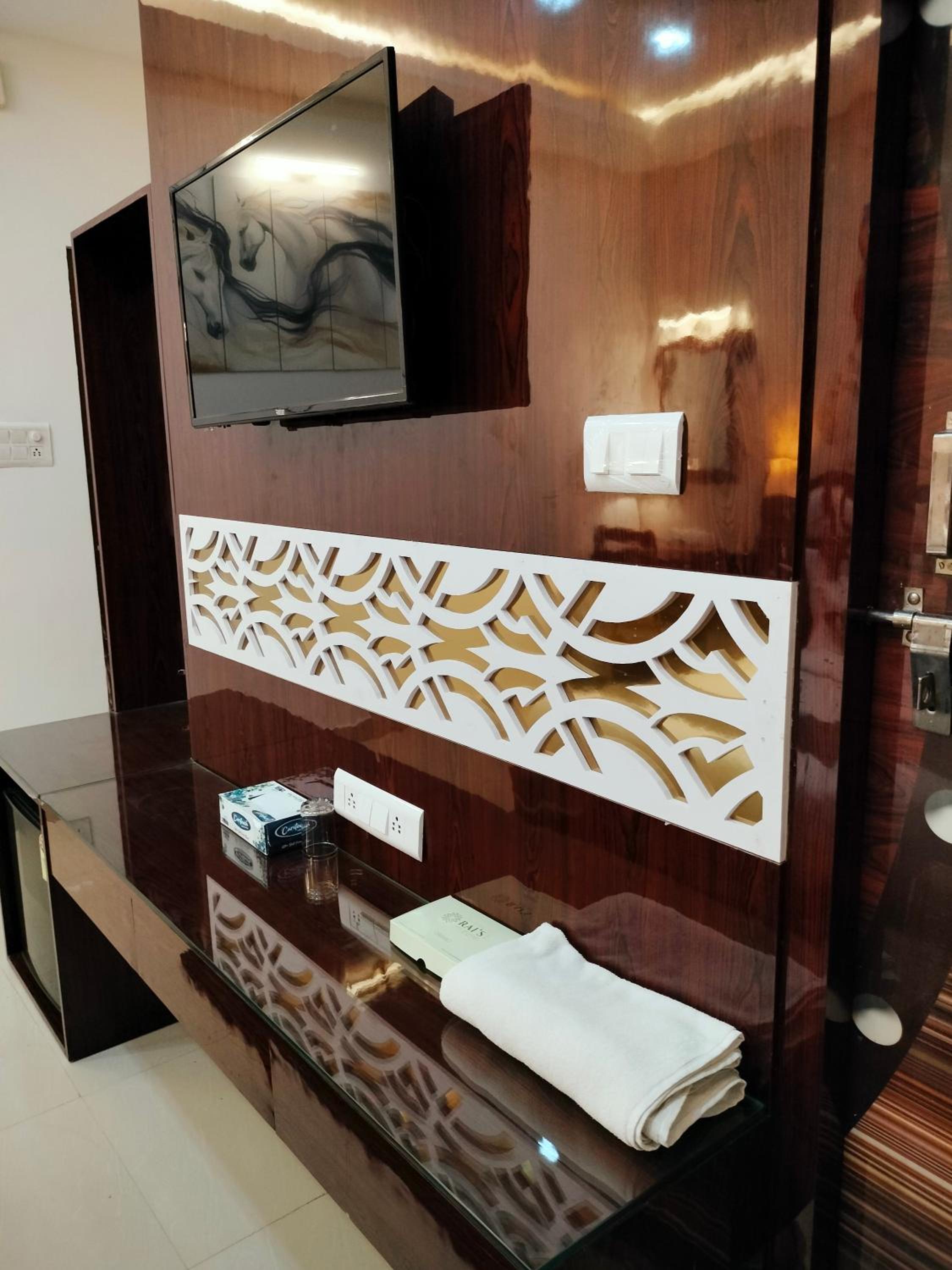Superior King Room - Photo 28
