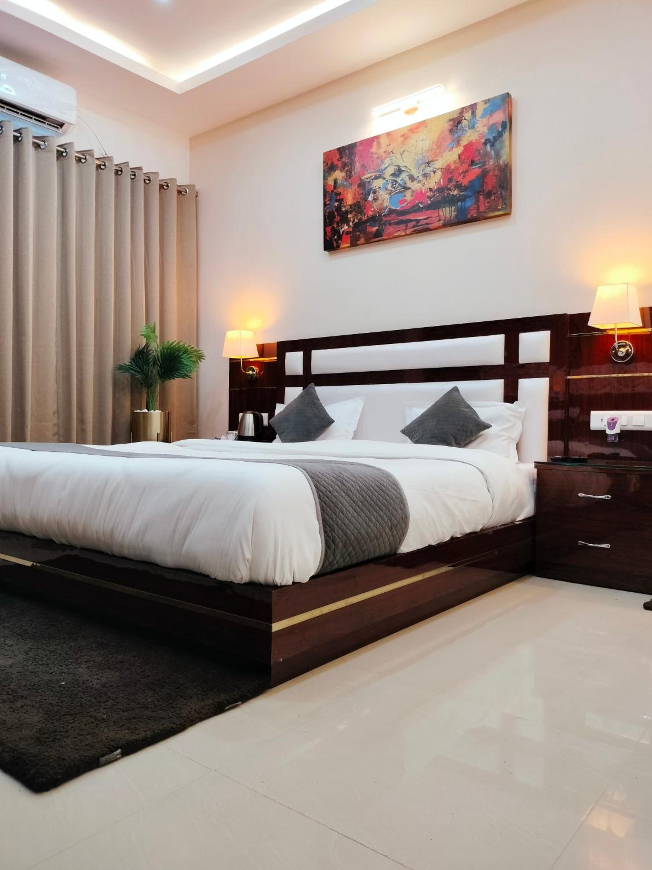 Superior King Room - Photo 27