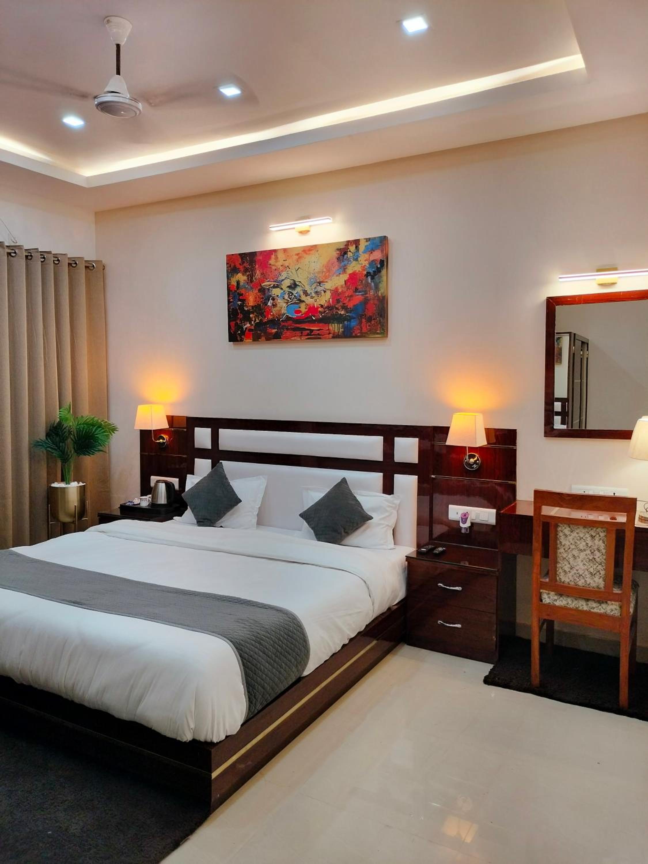 Superior King Room - Photo 34