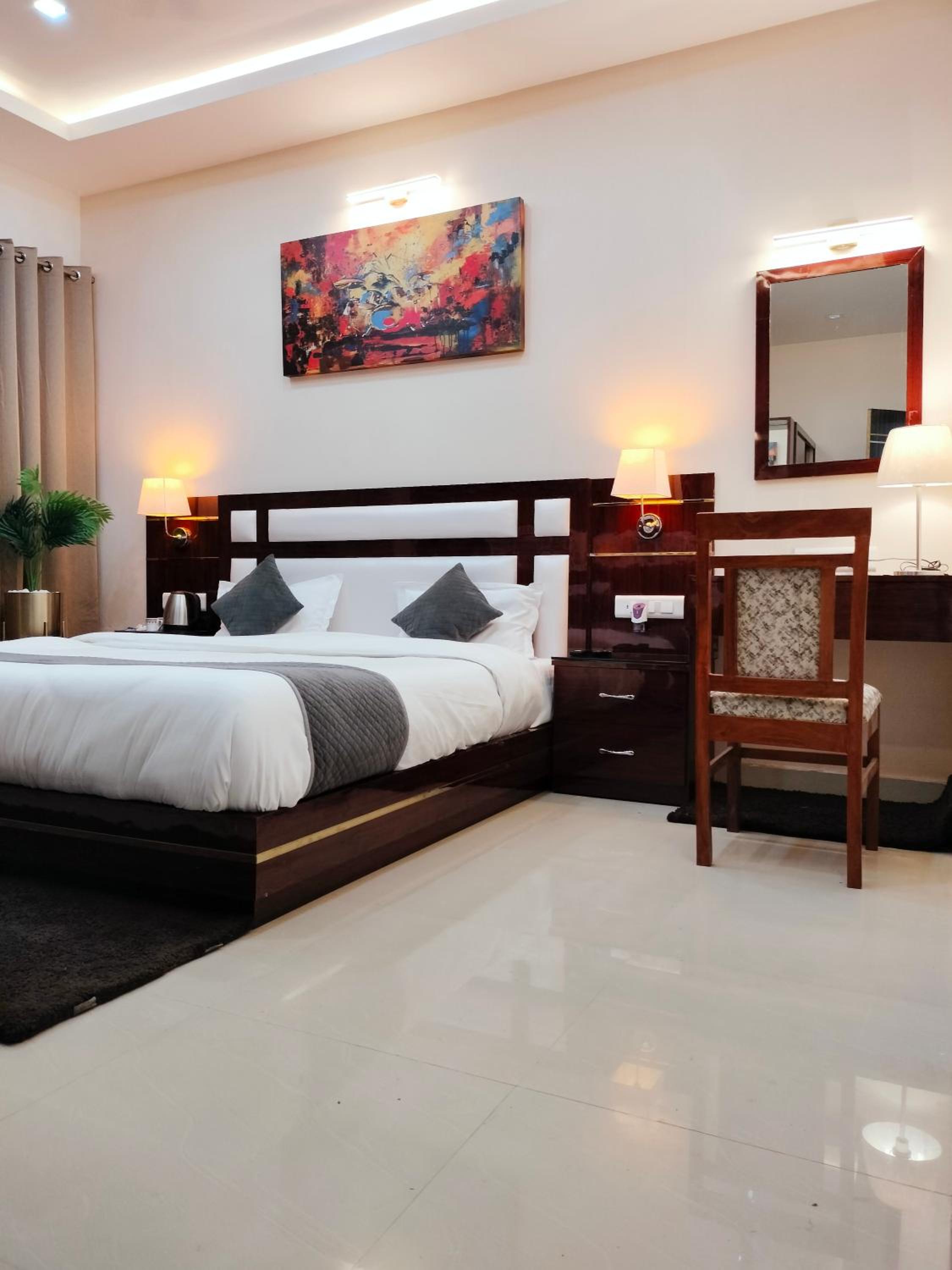 Superior King Room - Photo 33