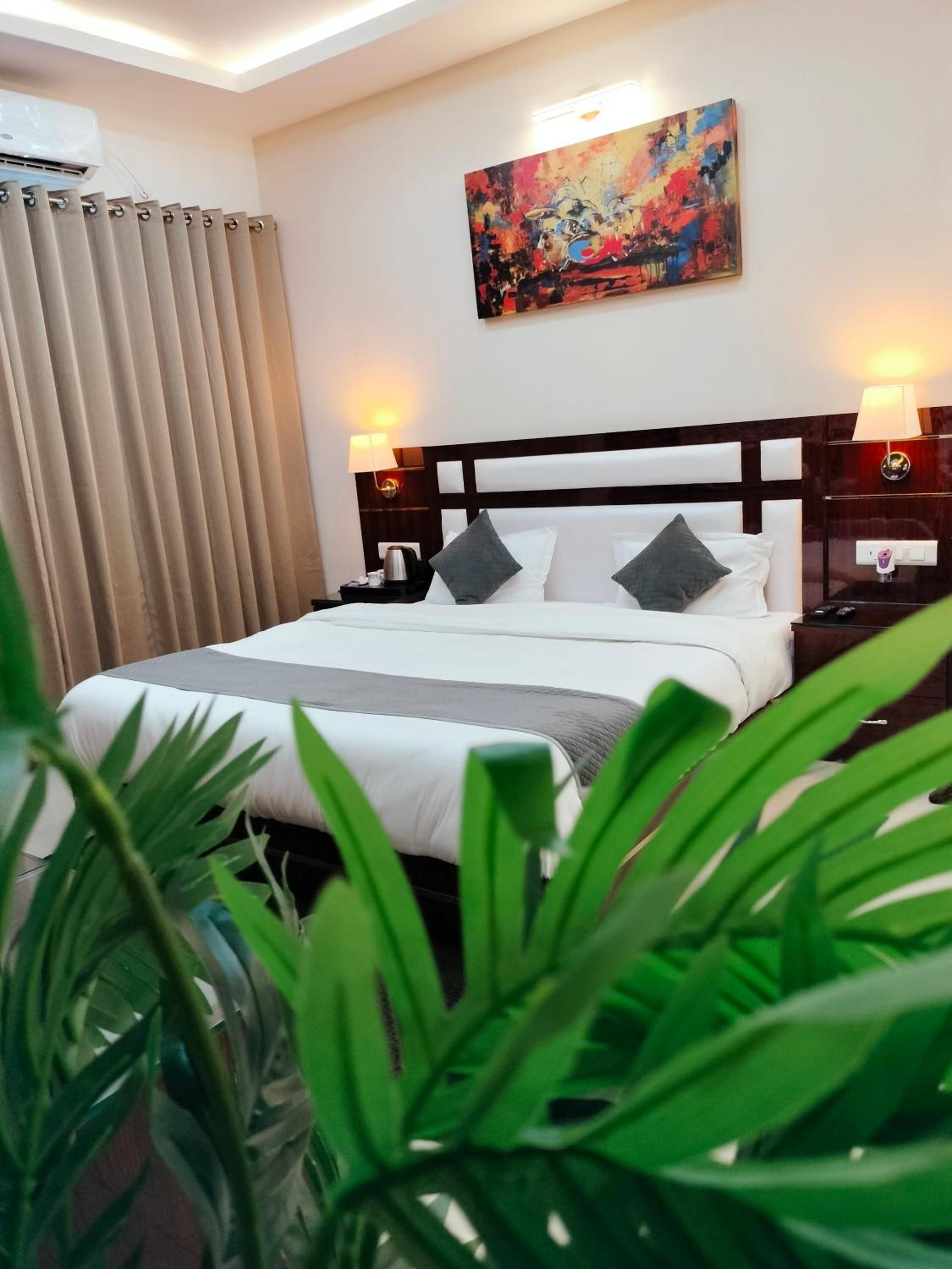 Superior King Room - Photo 11