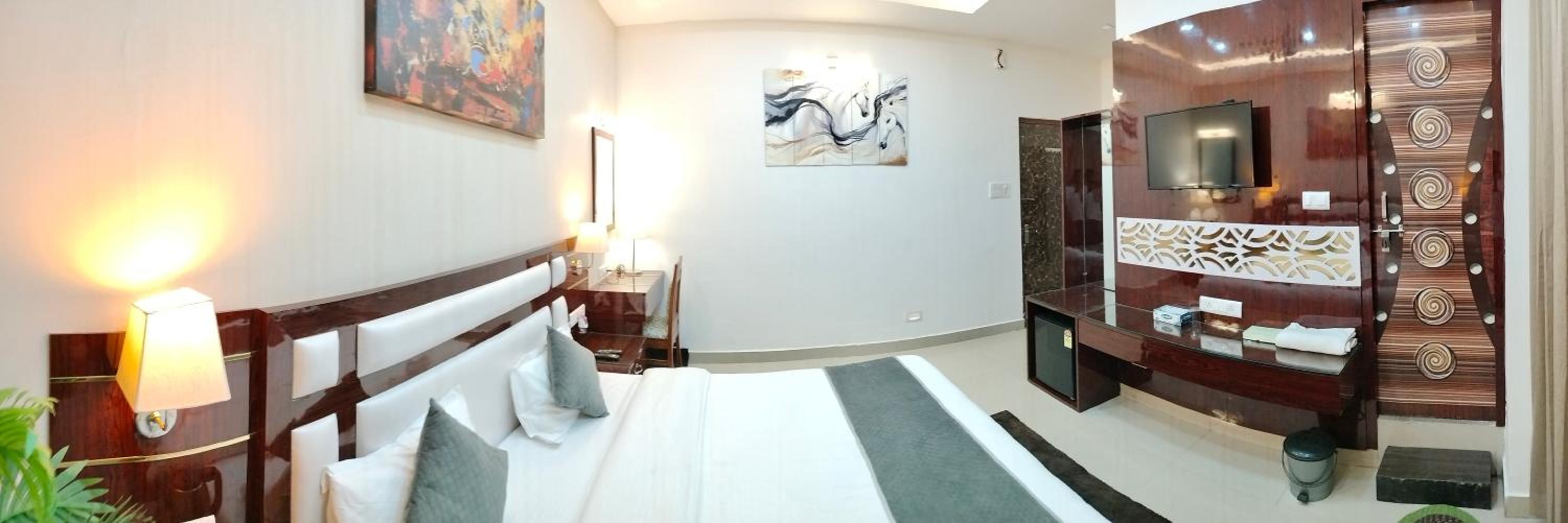 Superior King Room - Photo 4