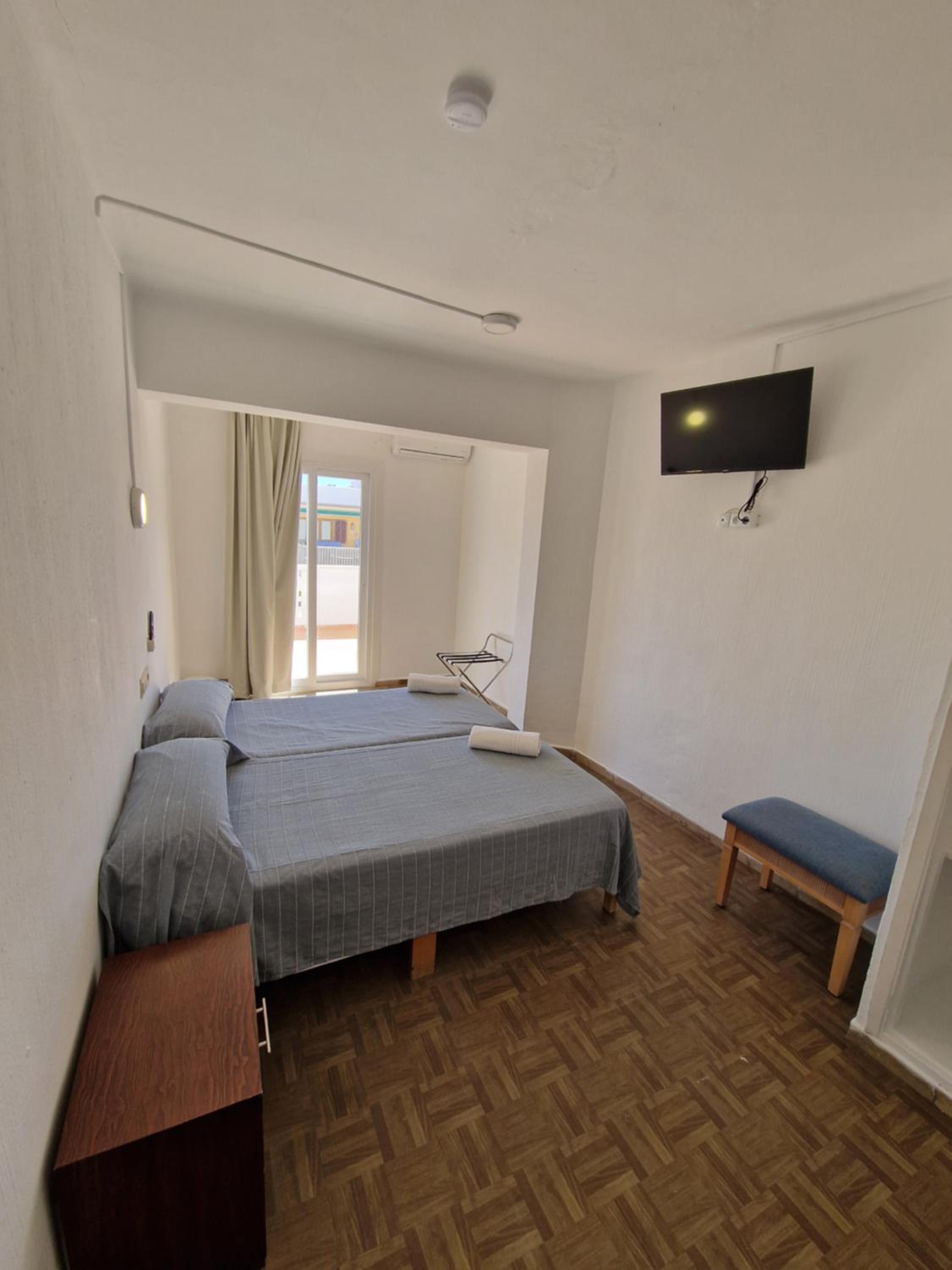 Deluxe Double Room with Balcony photo 3