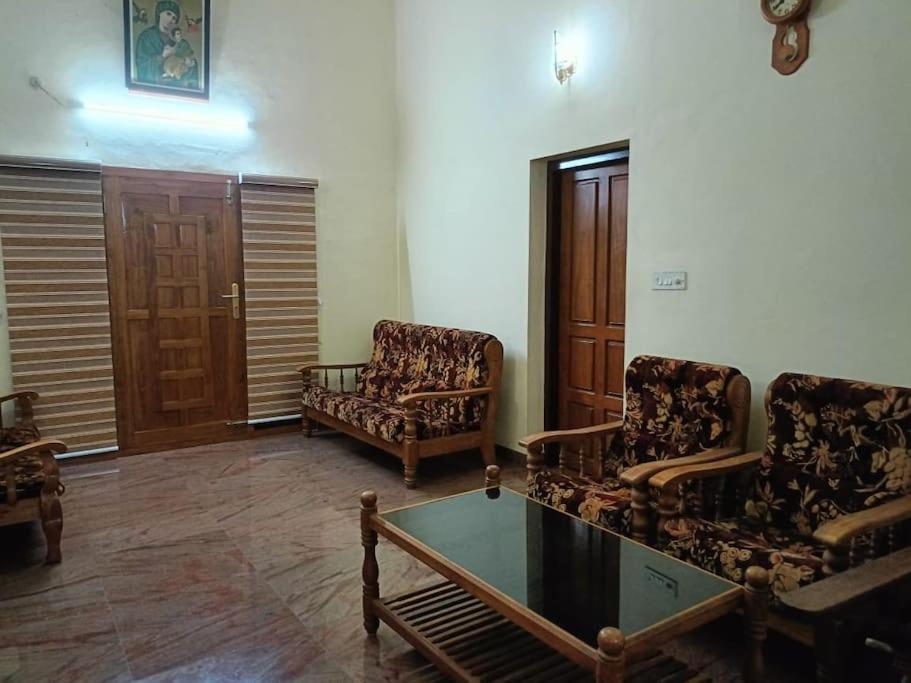 Villa photo 1
