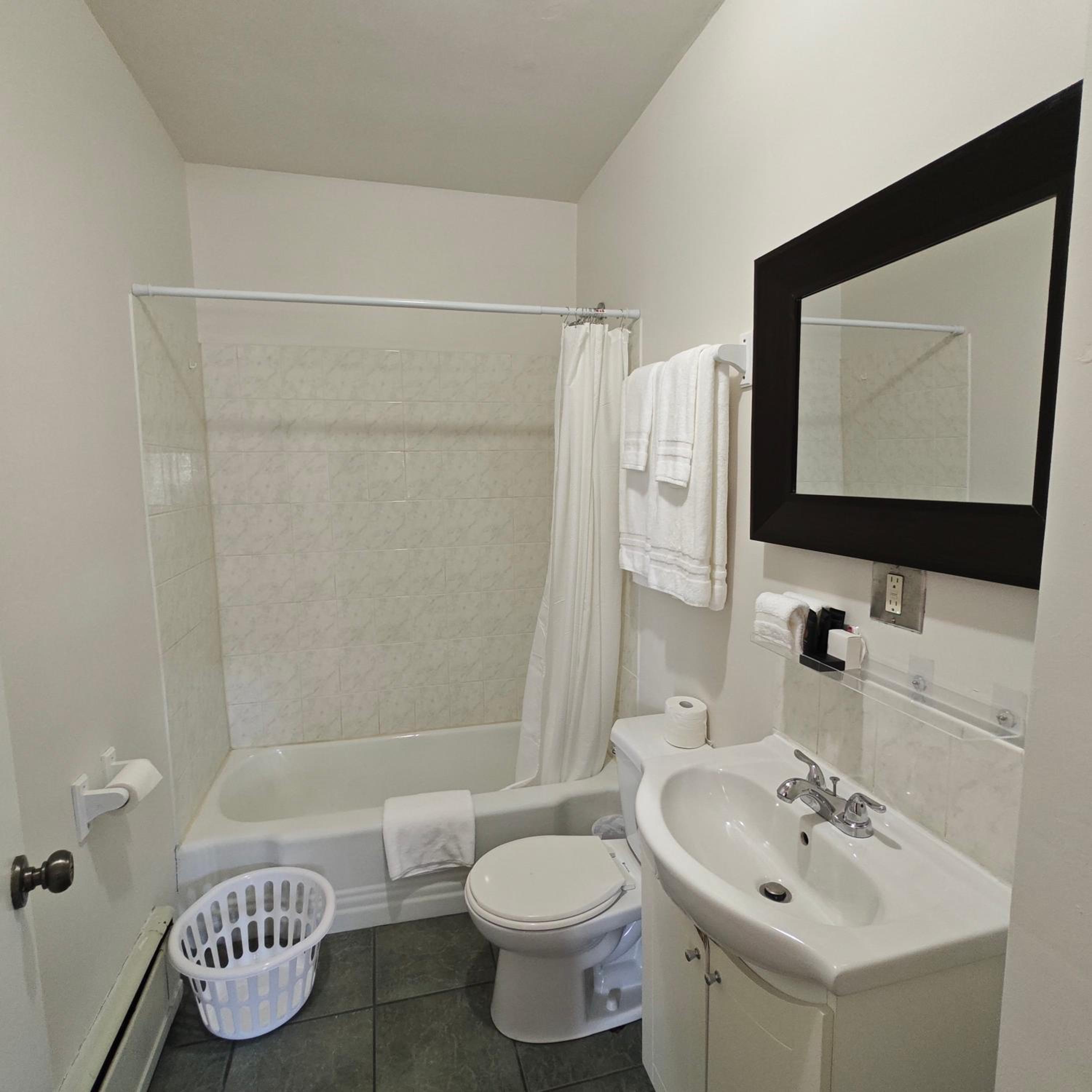 Queen Room photo 3