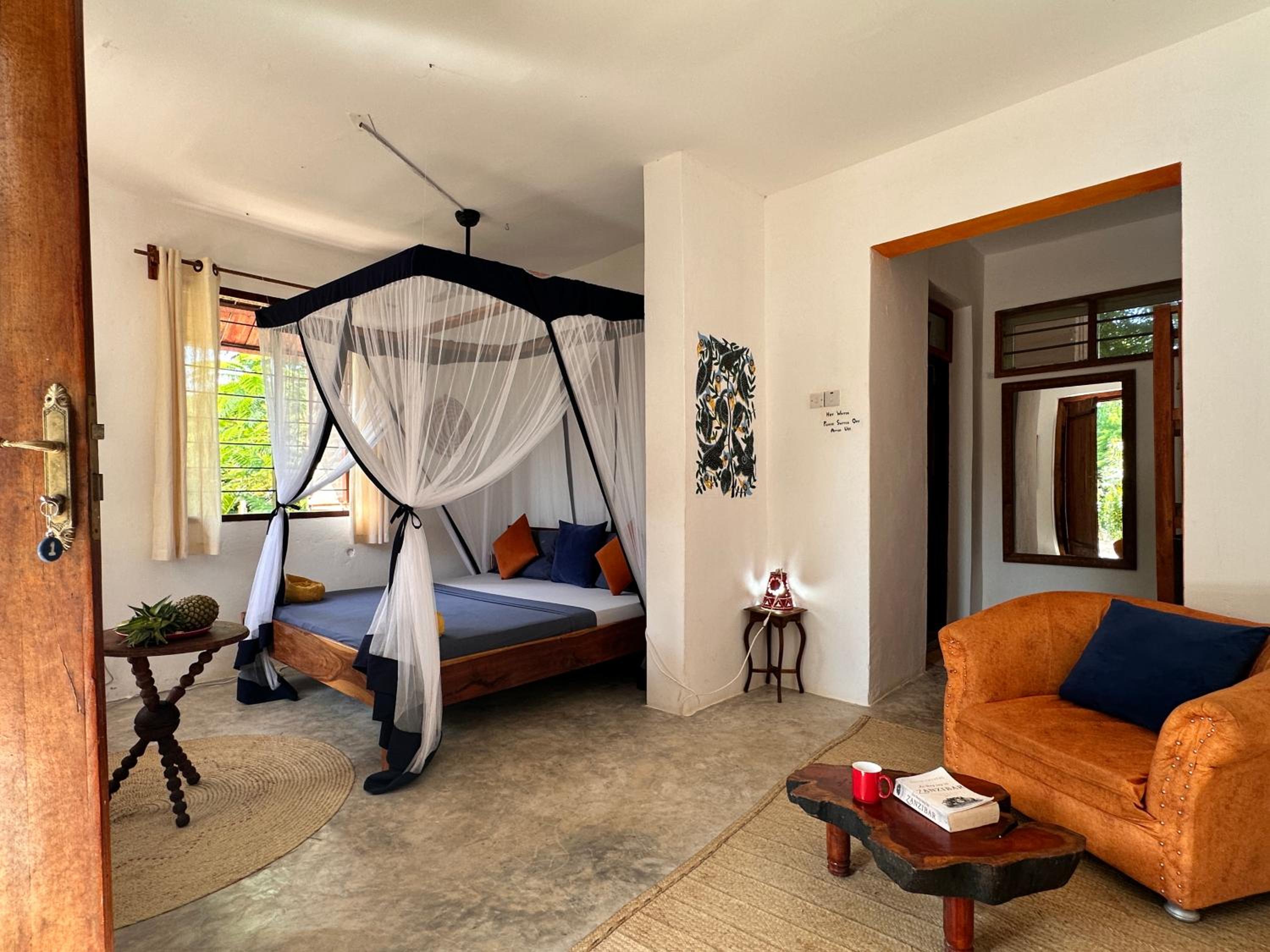 King Room with Pool View - Photo 1