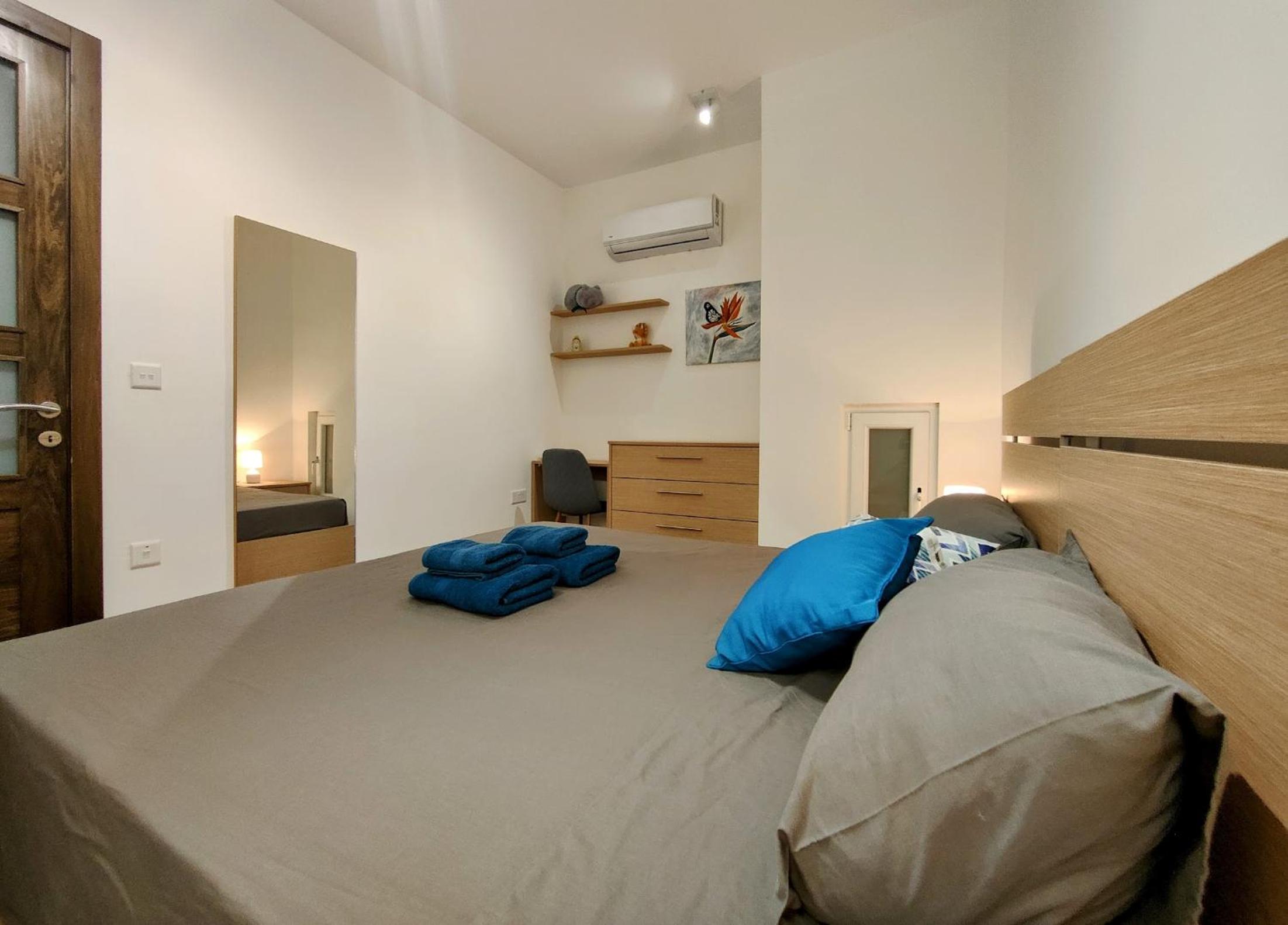 Double Room with Private External Bathroom