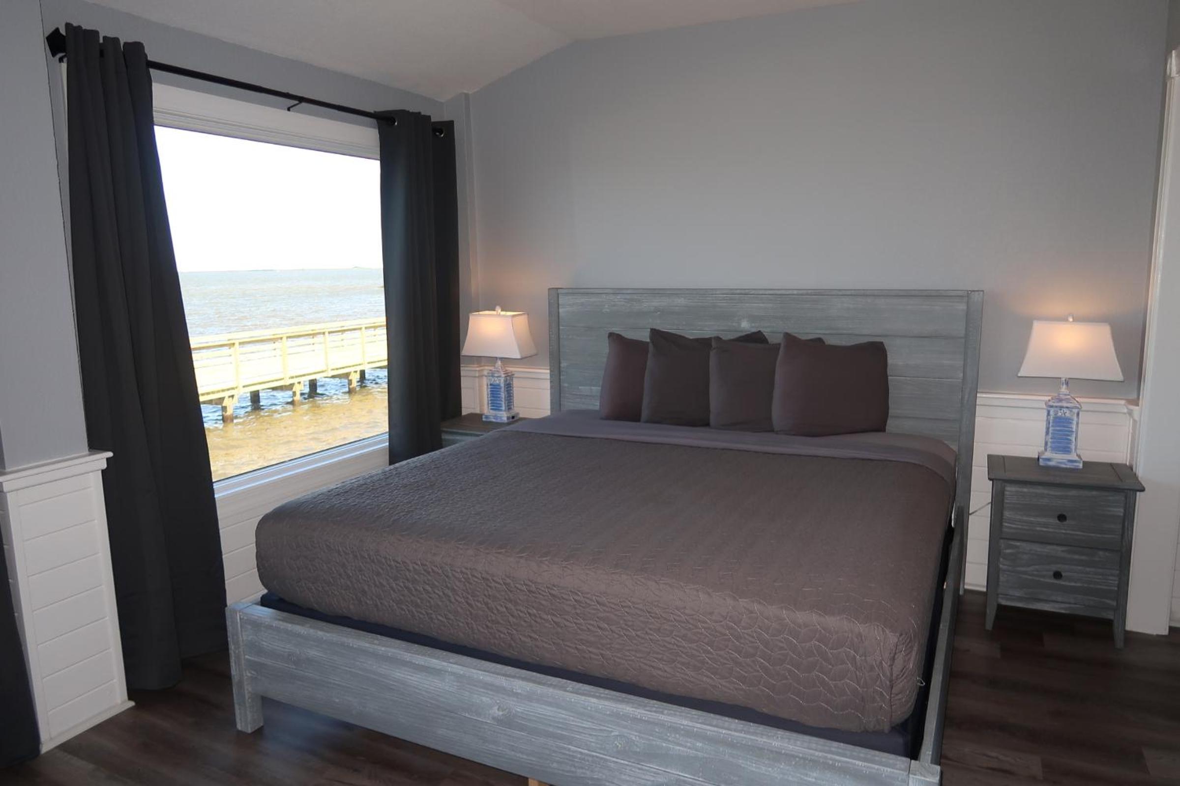 Deluxe King Room photo 2