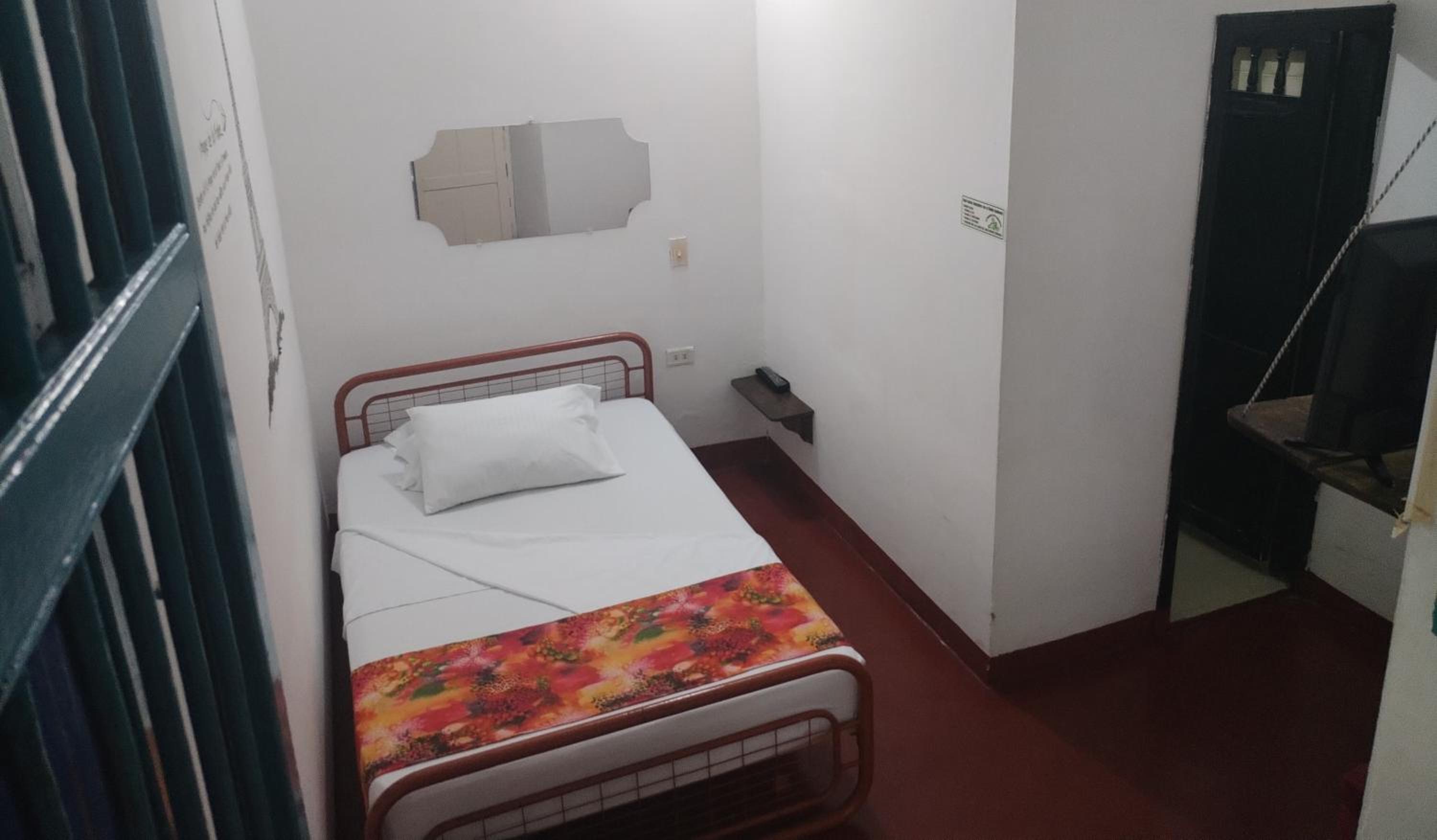 Budget Double Room photo 2