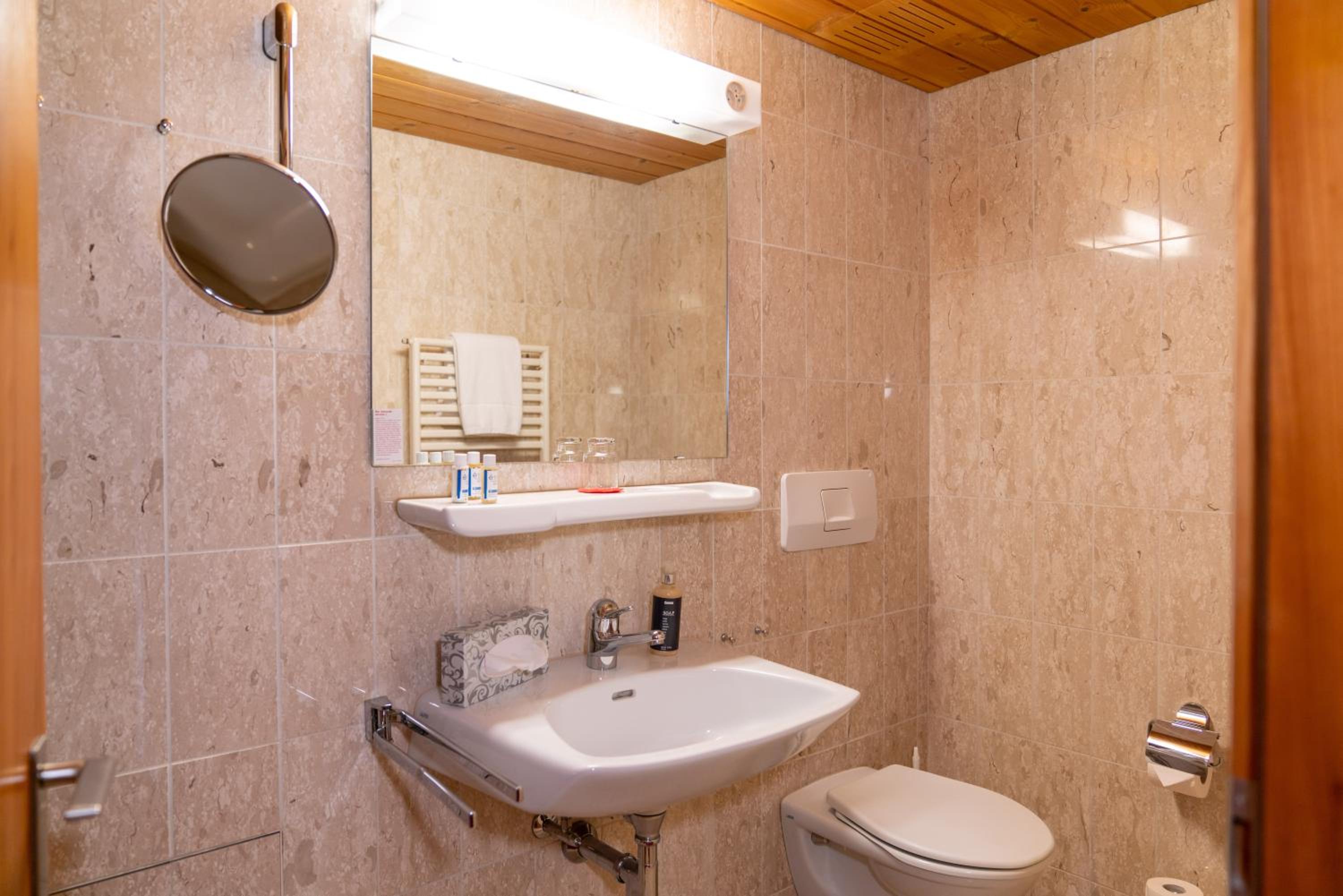 Single Room photo 3