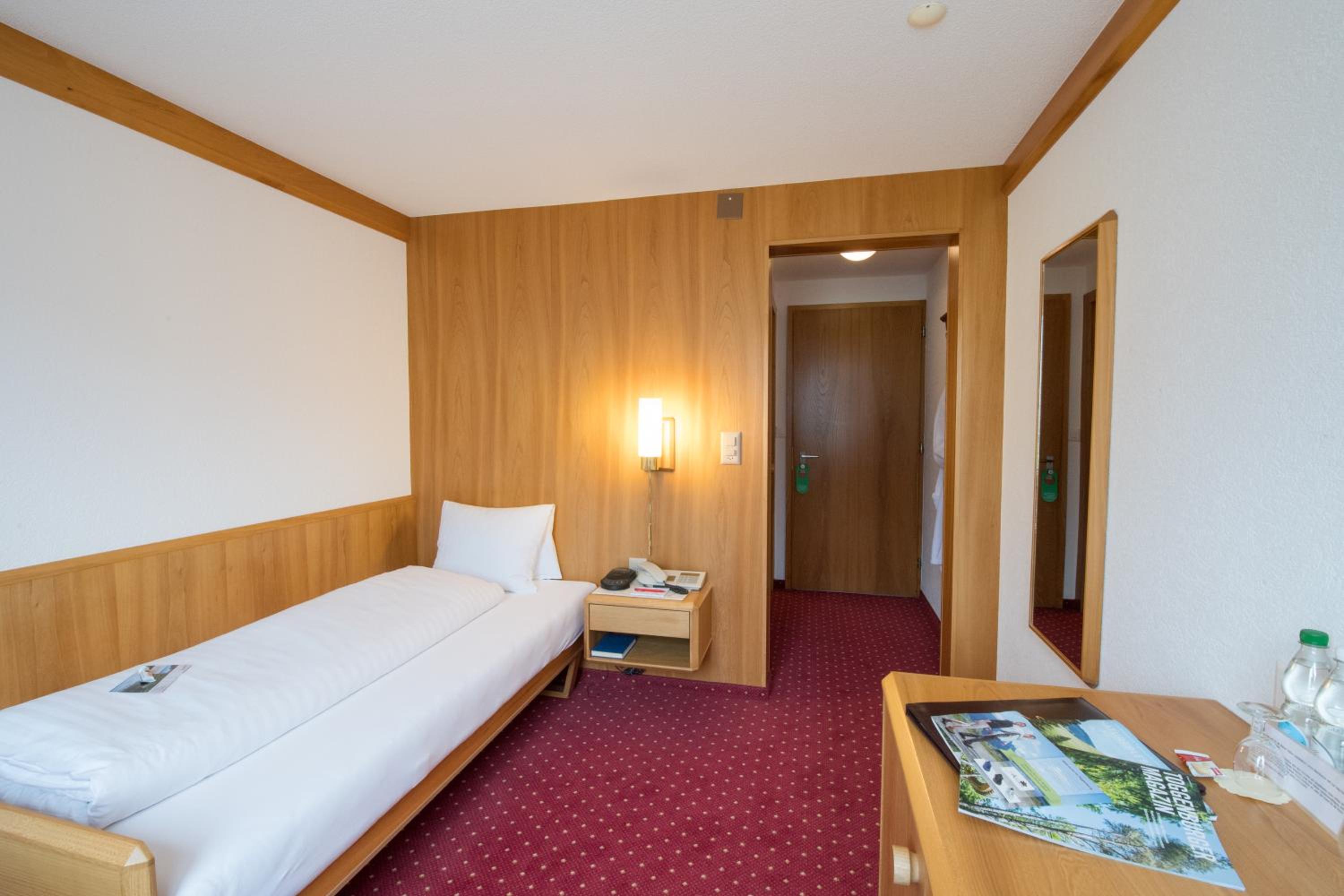 Single Room photo 2