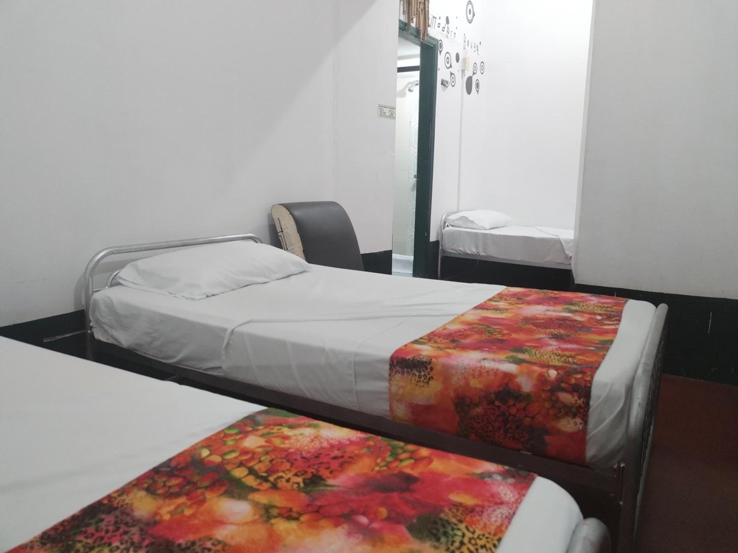 Economy Quadruple Room photo 1