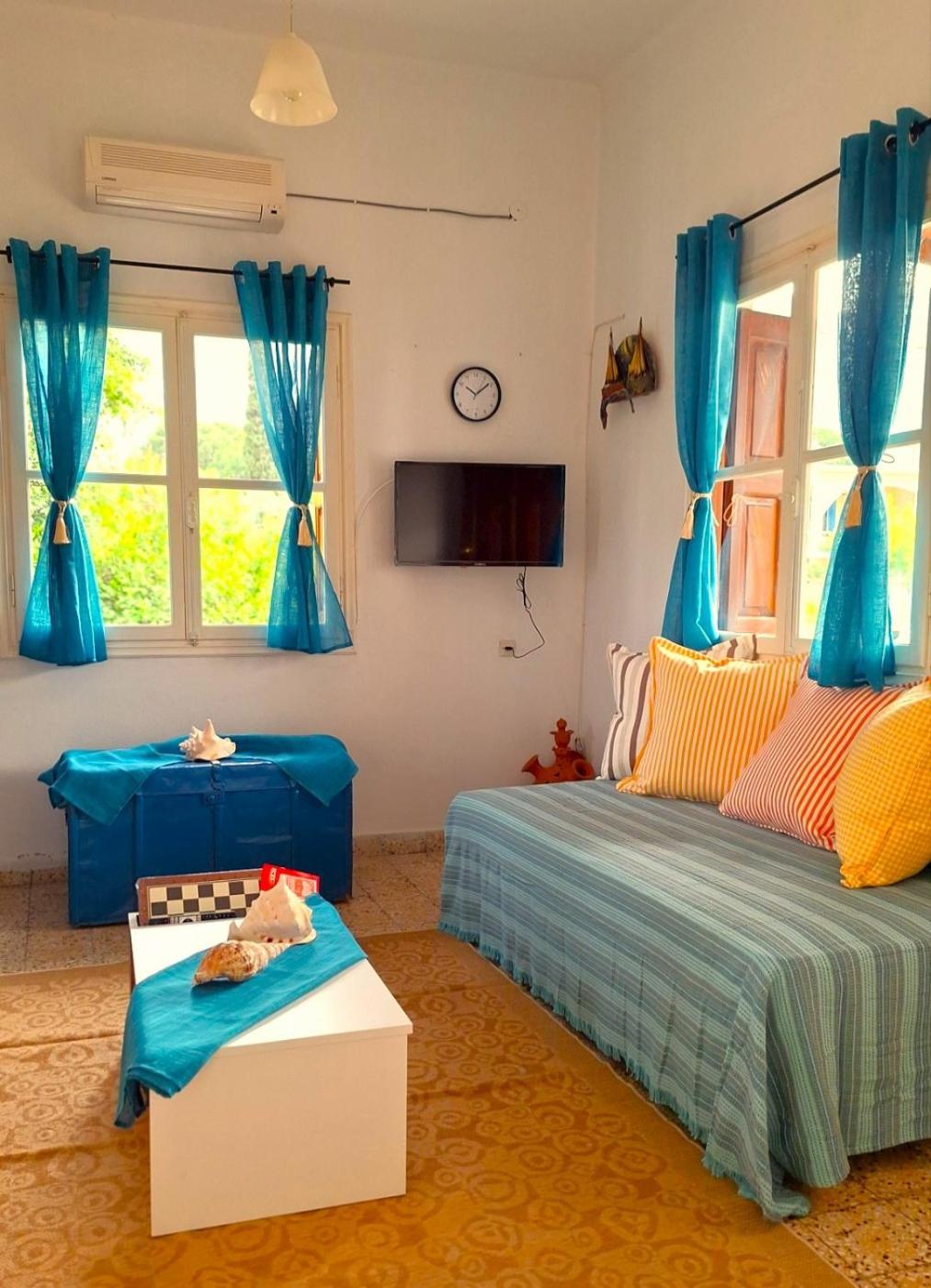 One-Bedroom House photo 1
