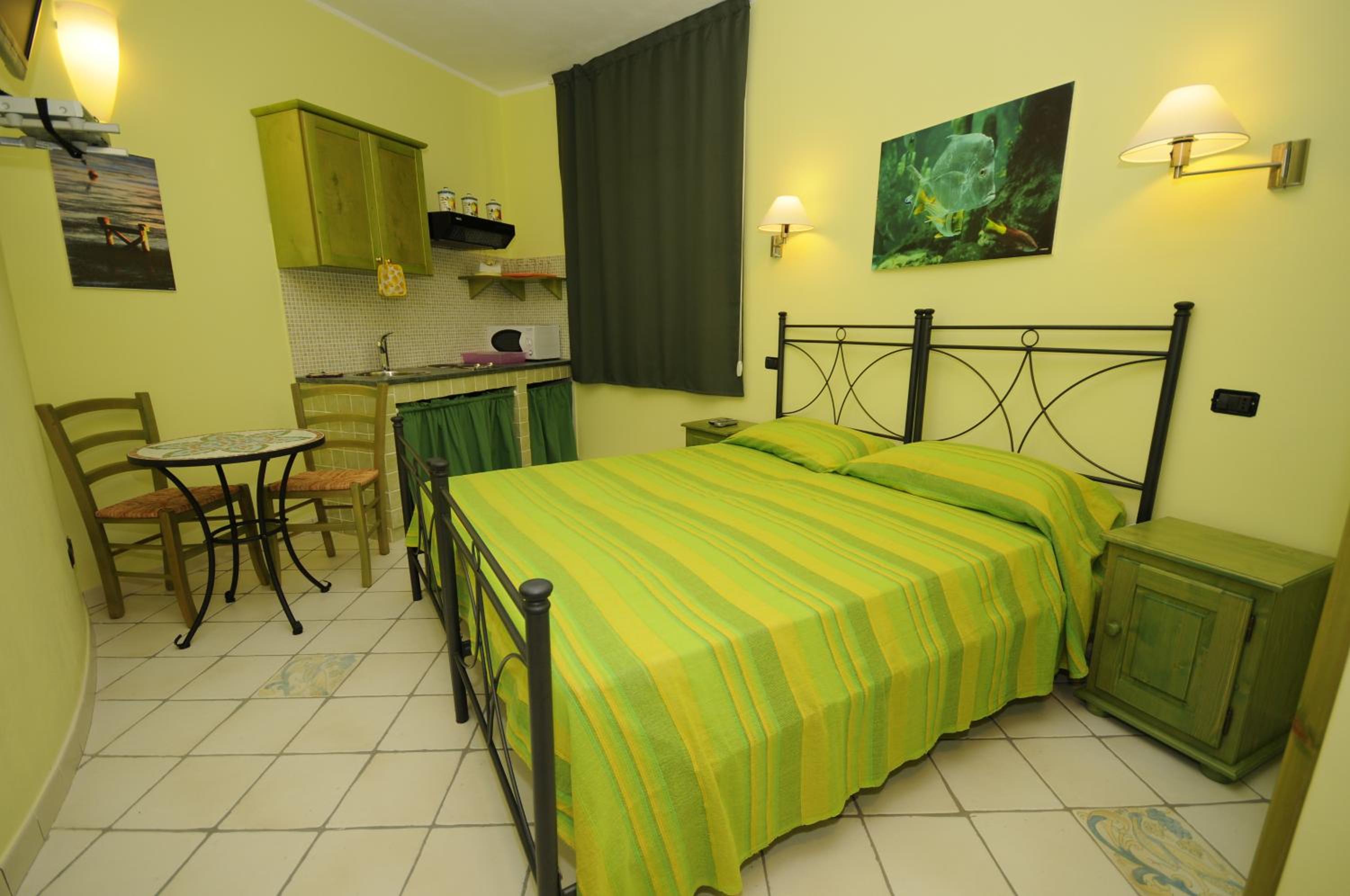 Economy Double Room photo 1