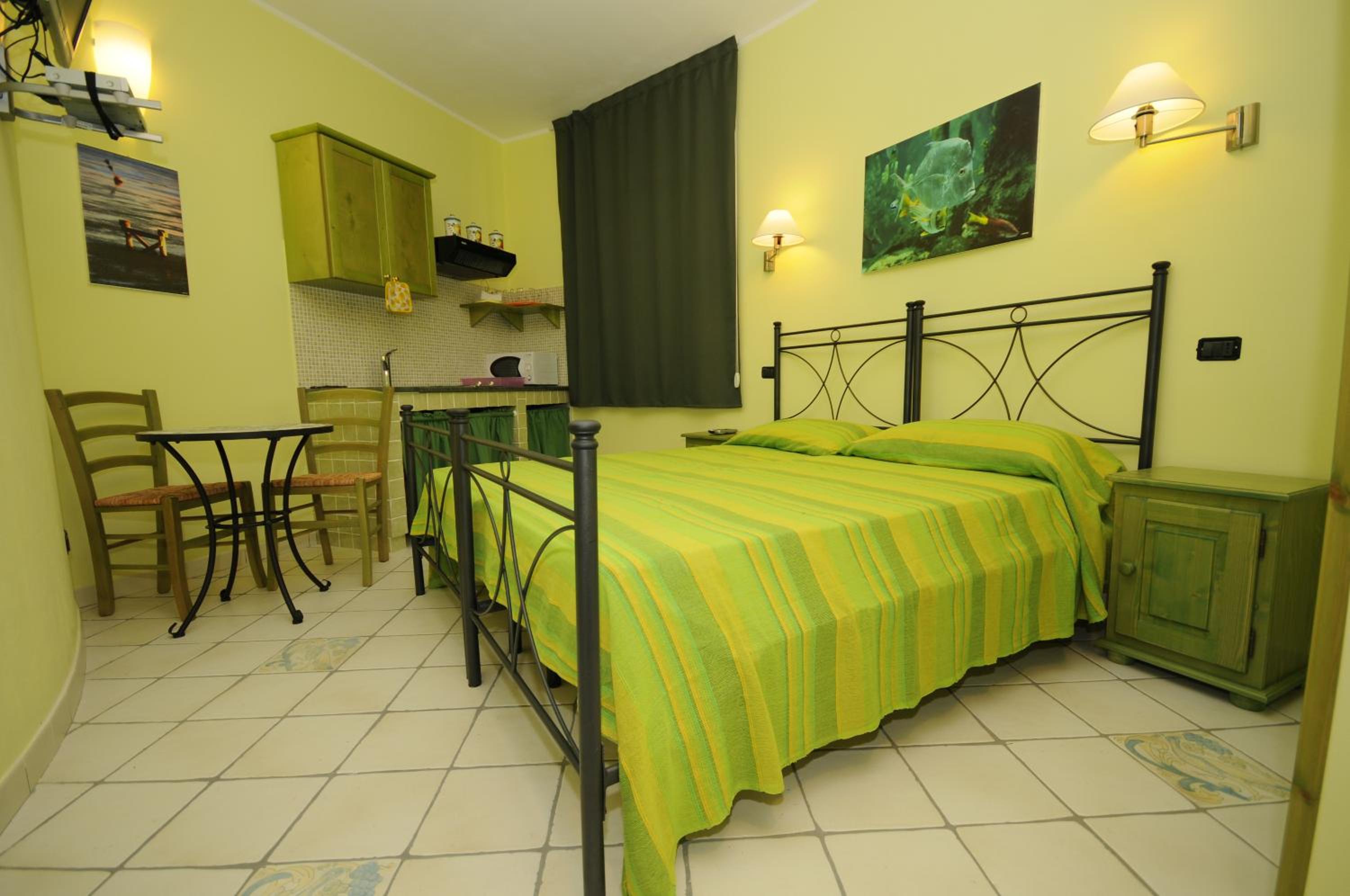 Economy Double Room photo 2