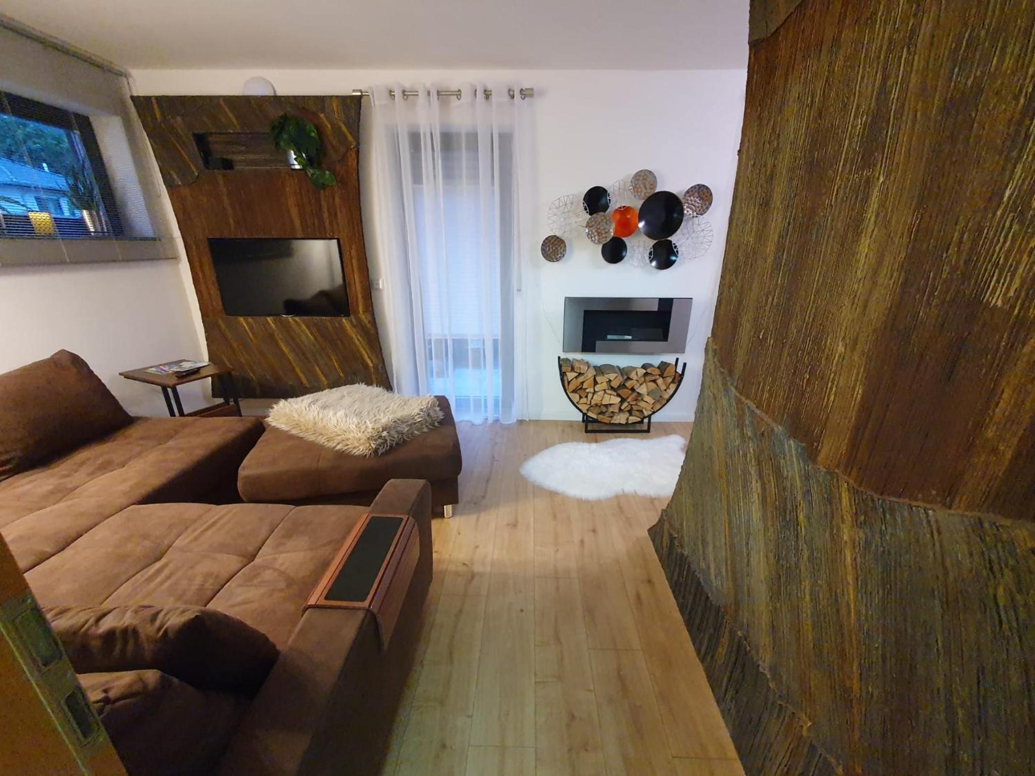 One-Bedroom Apartment photo 1