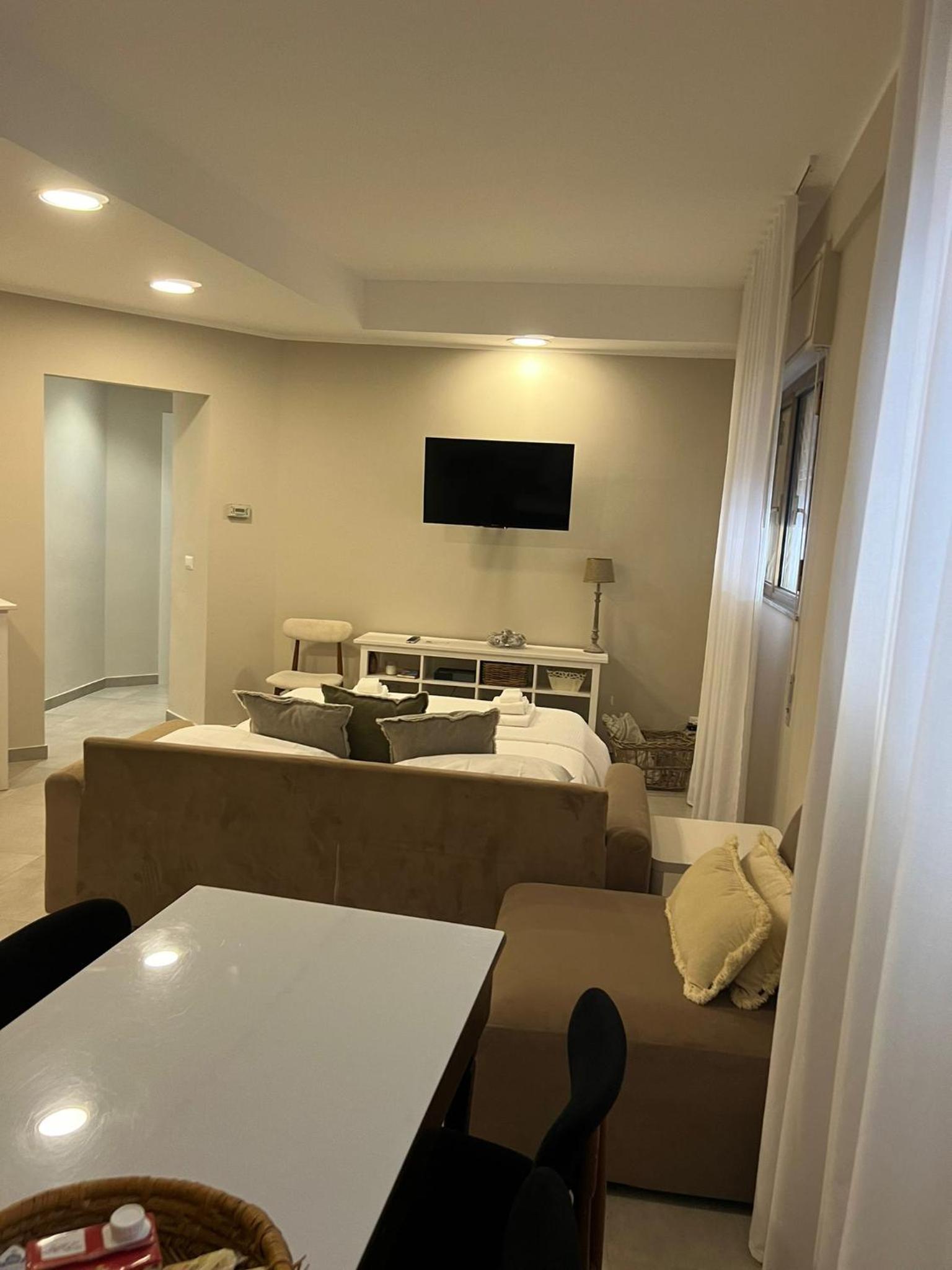 One-Bedroom Apartment - Photo 19