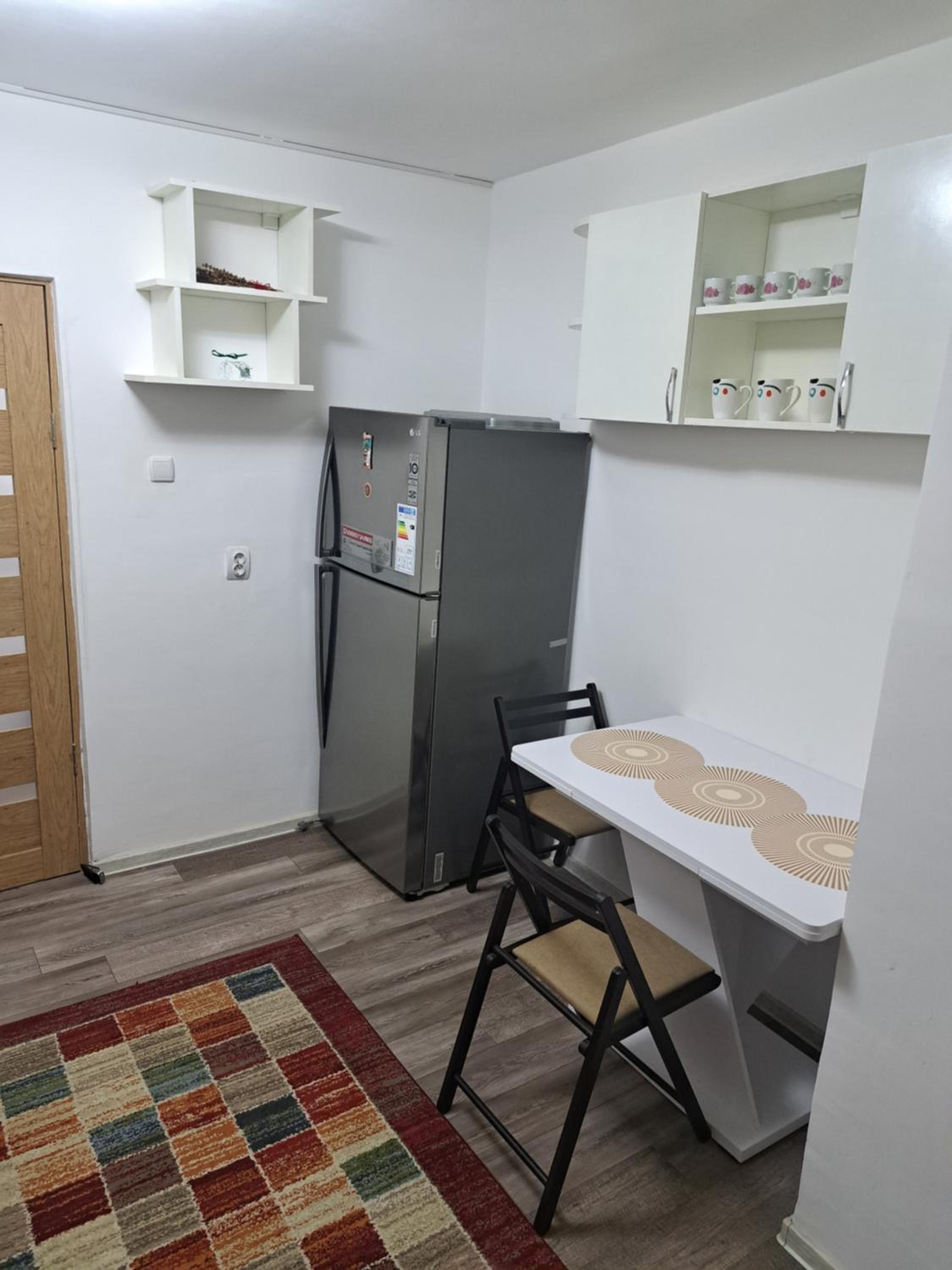 One-Bedroom Apartment photo 2
