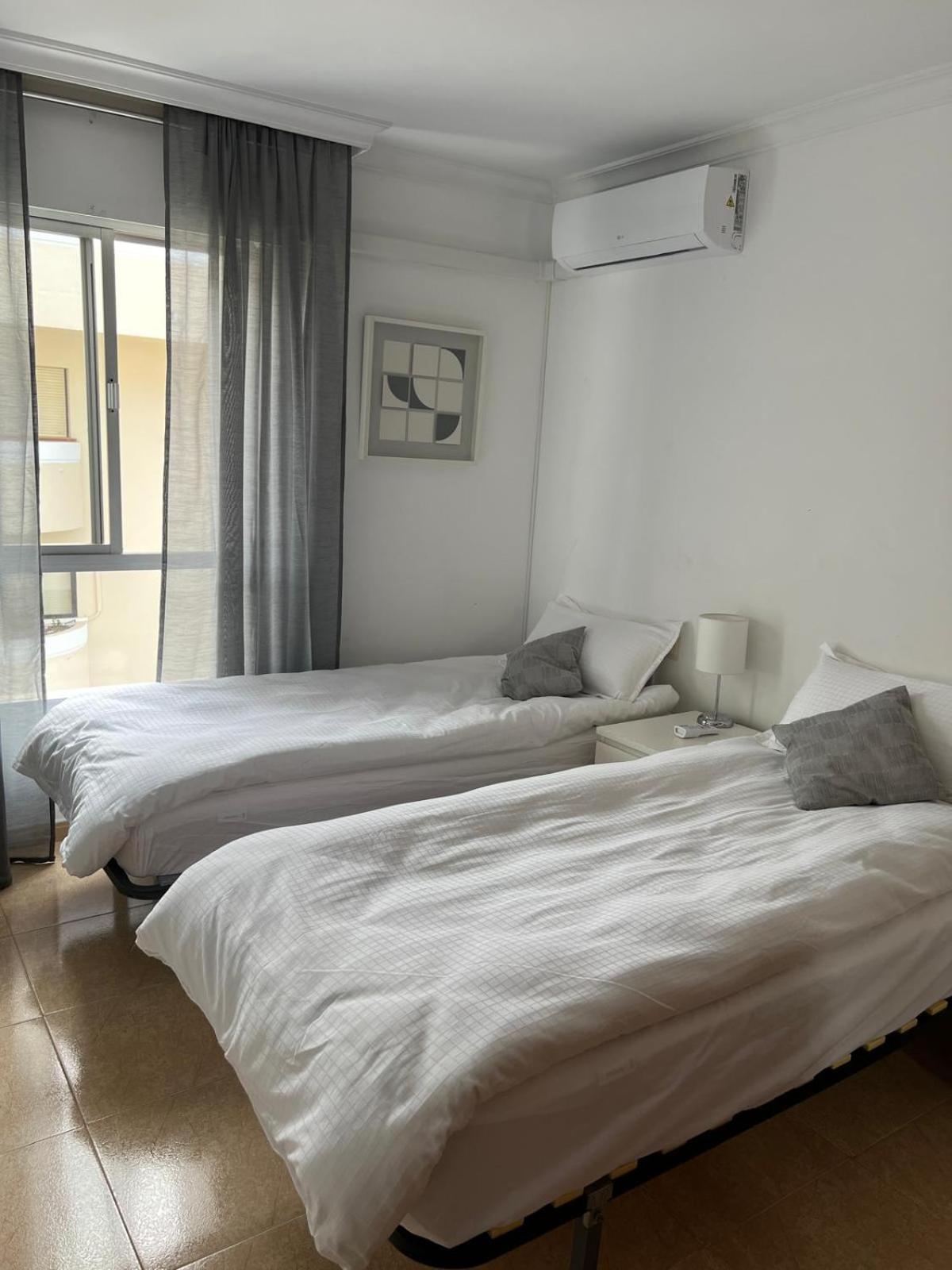 Apartamento de tres habitaciones con vista al mar