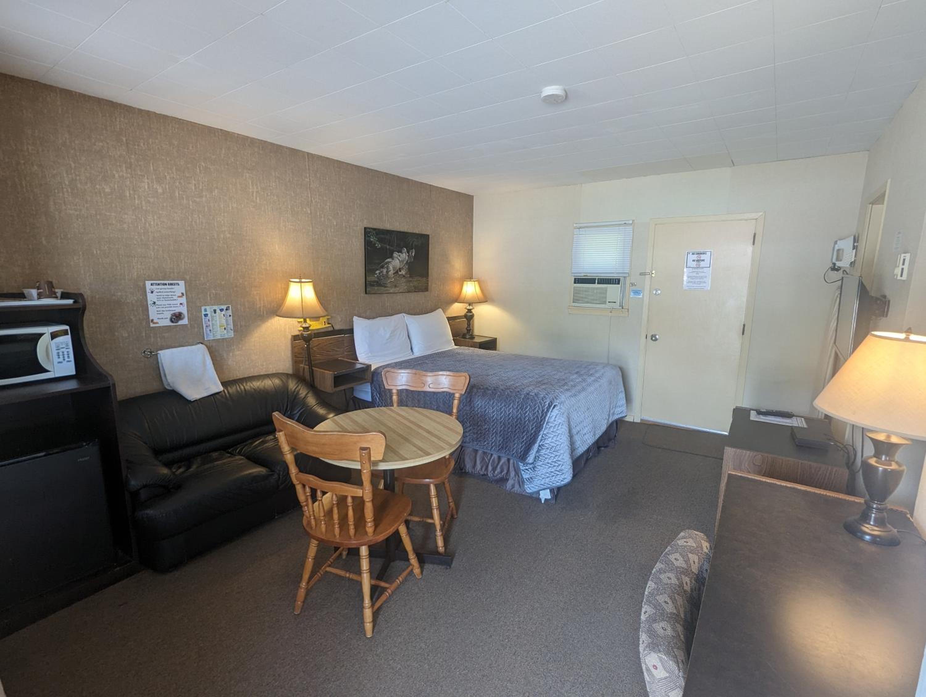 Deluxe Queen Room - Photo 2