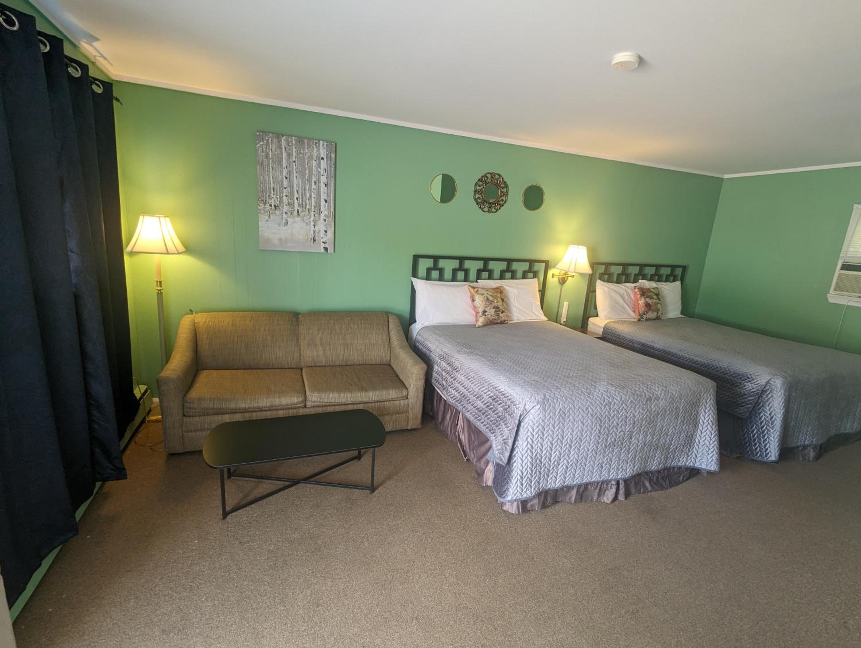 Deluxe Queen Room with Two Queen Beds - Photo 2