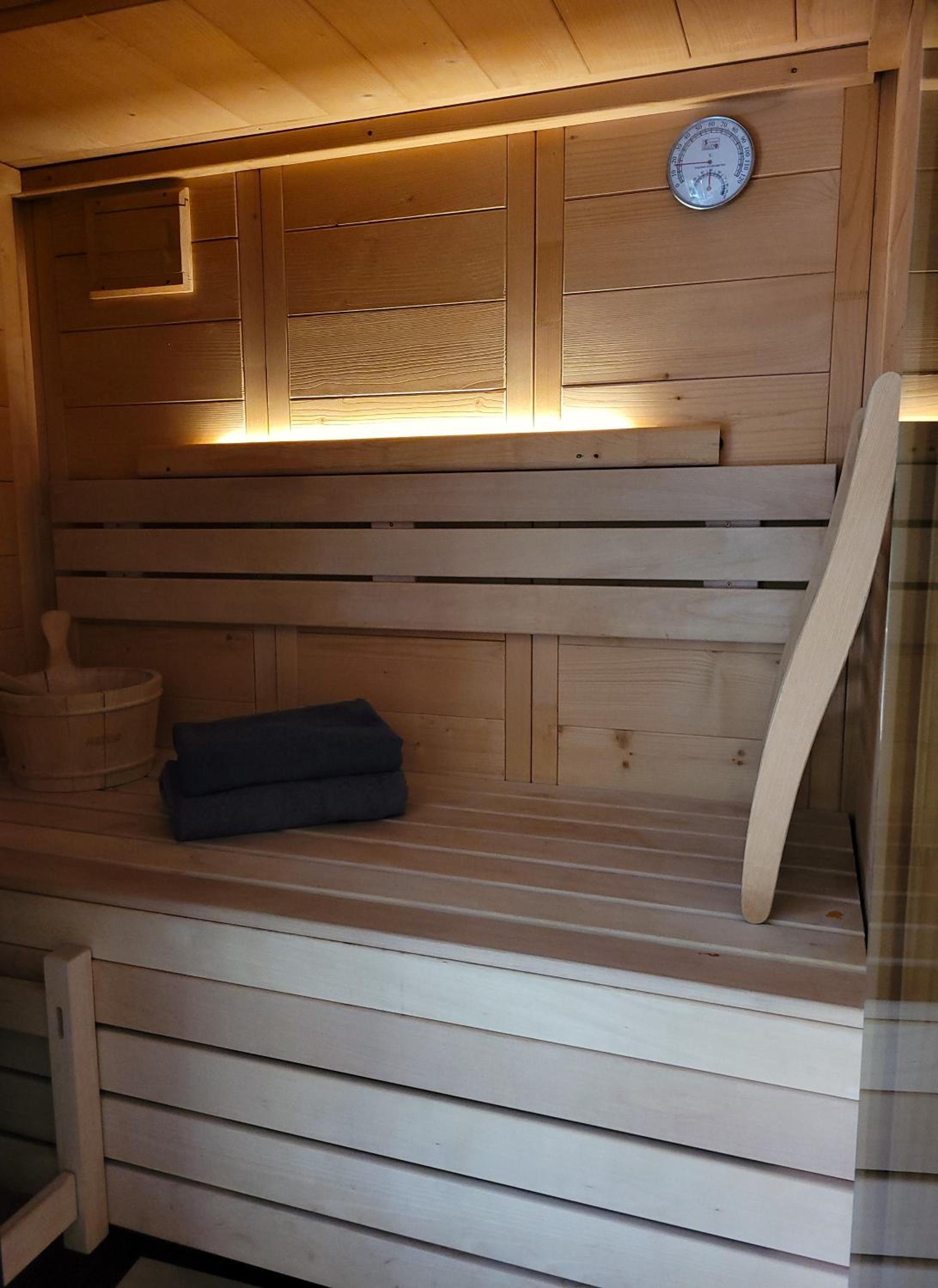 Two-Bedroom House - Photo 10