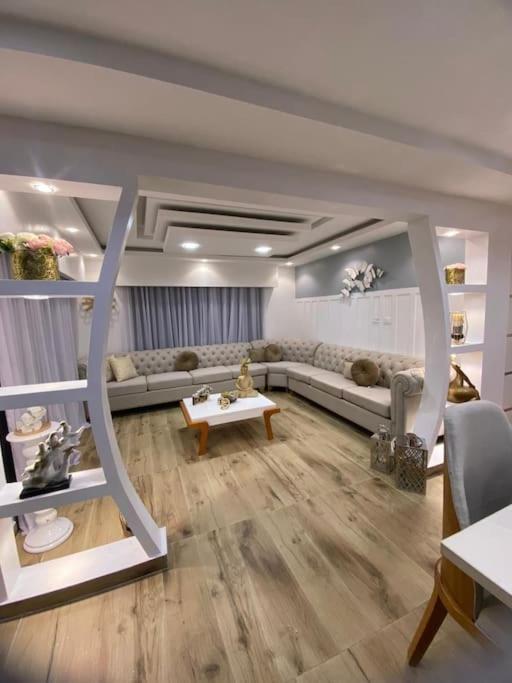 Four-Bedroom House photo 3