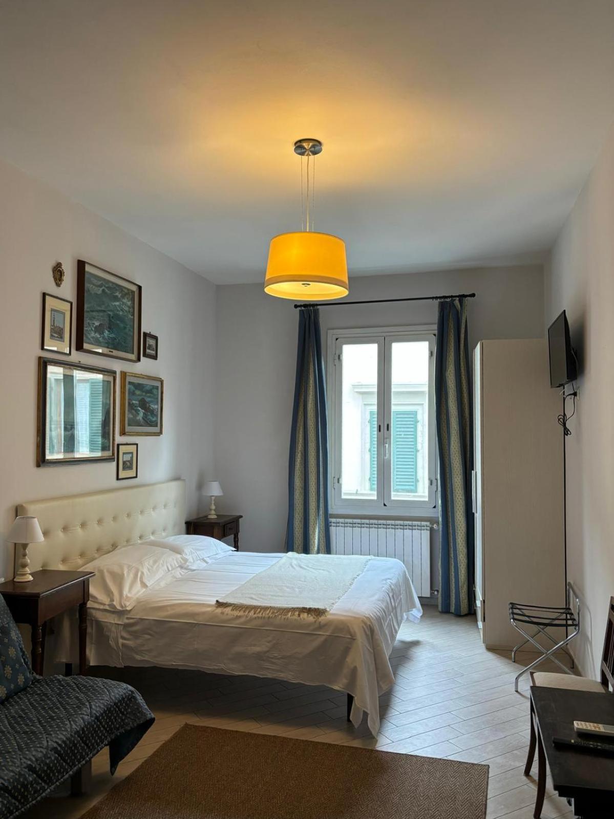 Large Double Room photo 2
