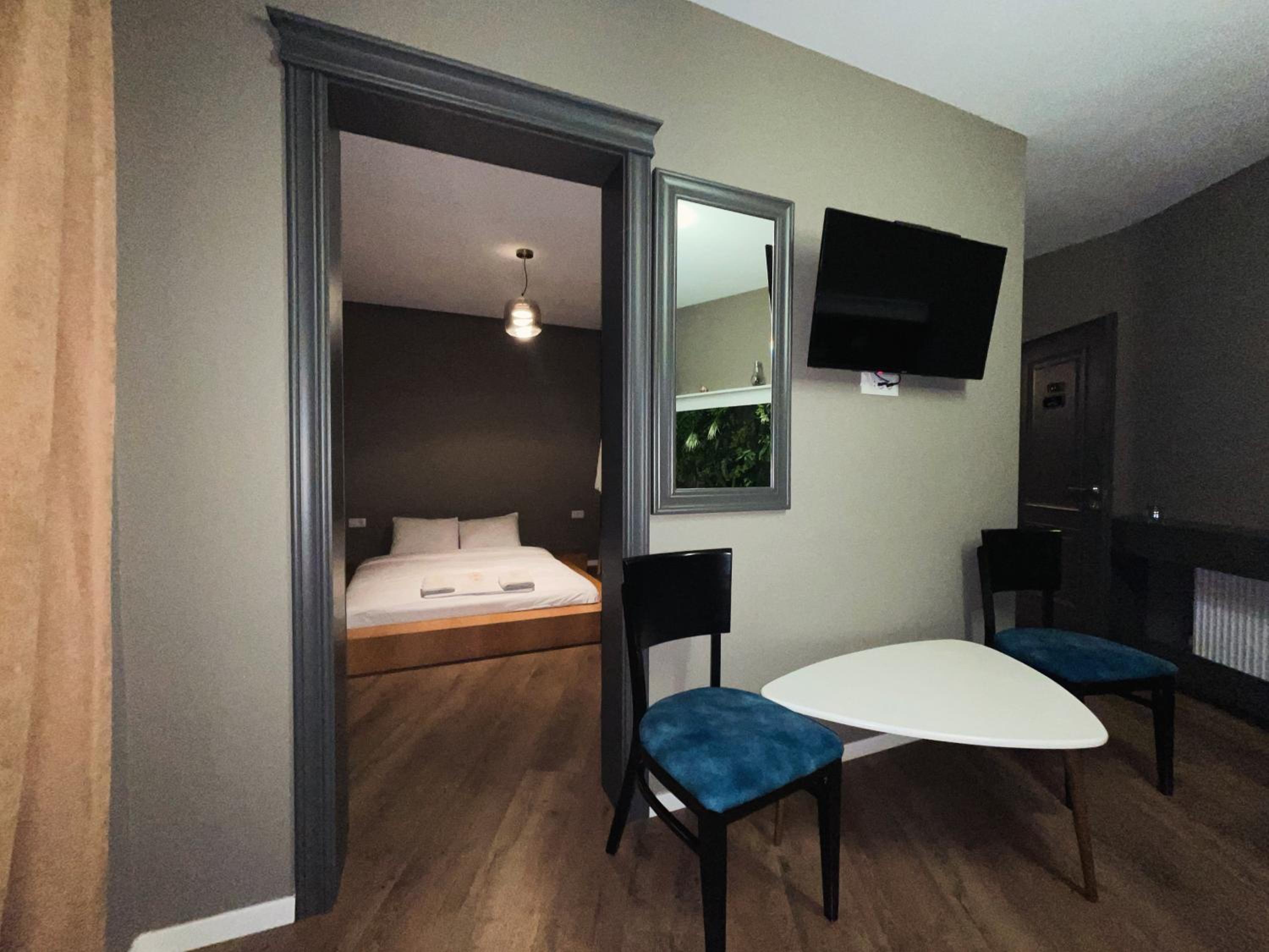 Deluxe Suite photo 3