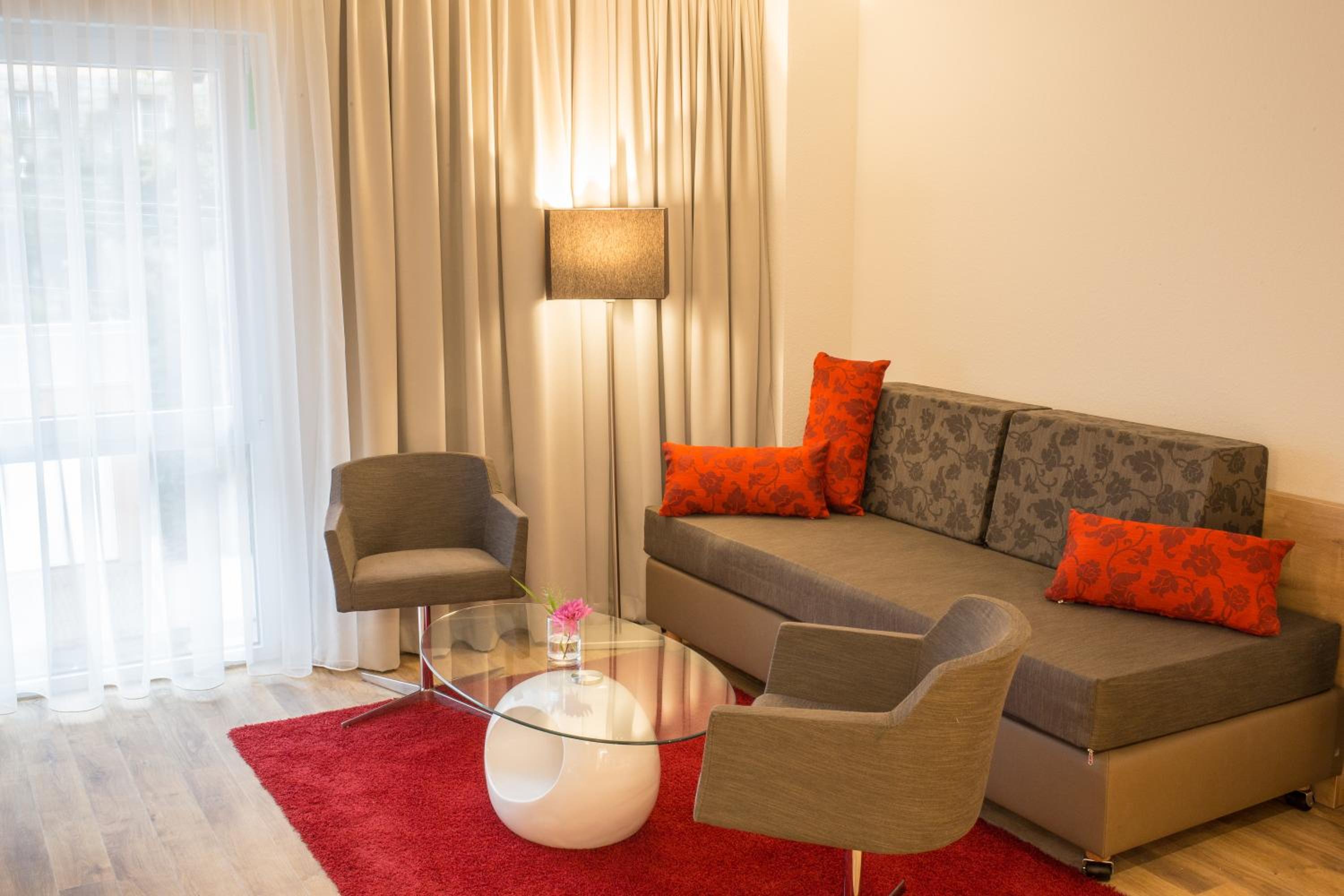 Family Room photo 3