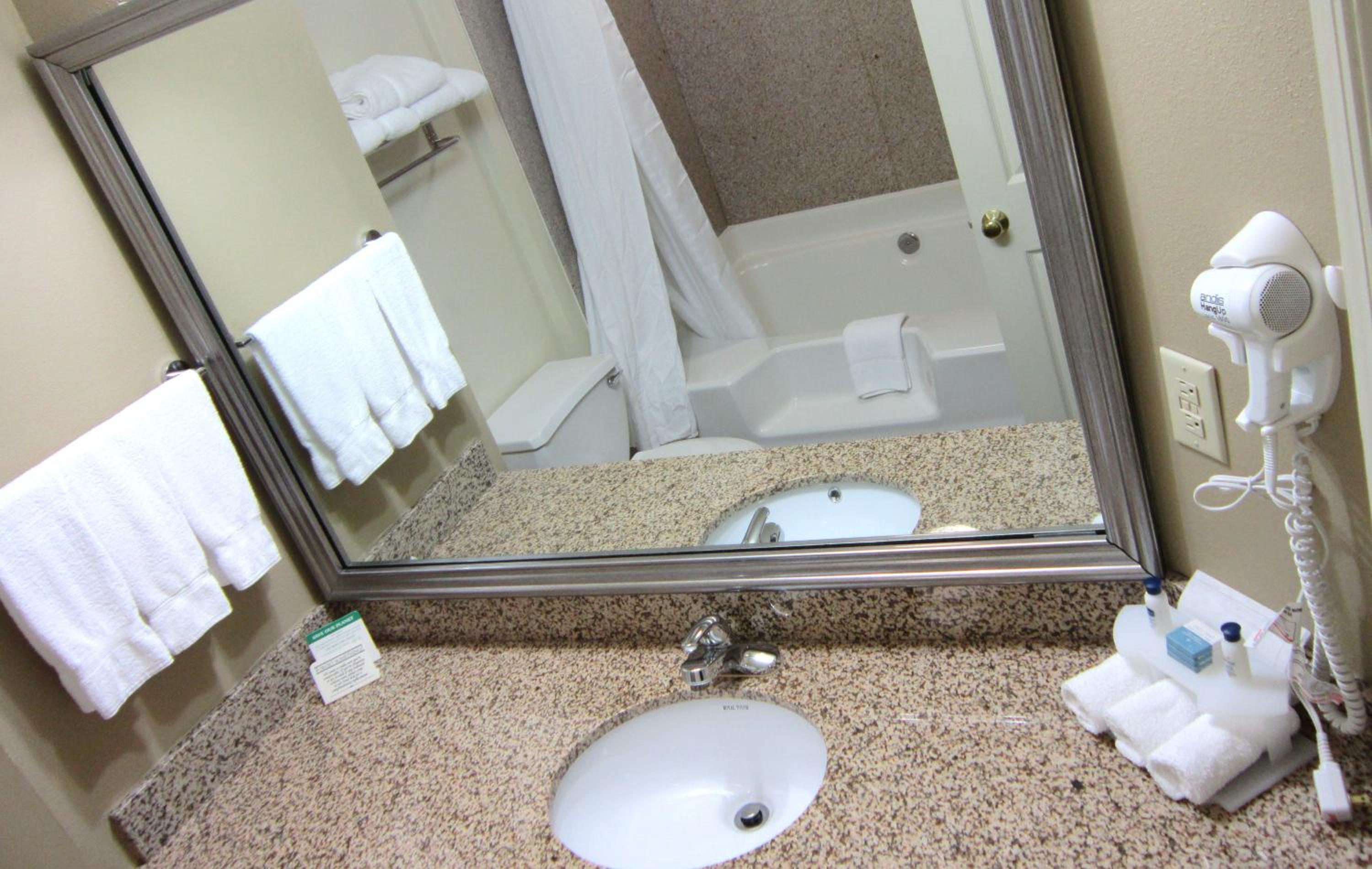 Standard King Room - Photo 3