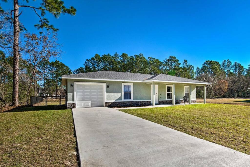 Three-Bedroom House photo 3