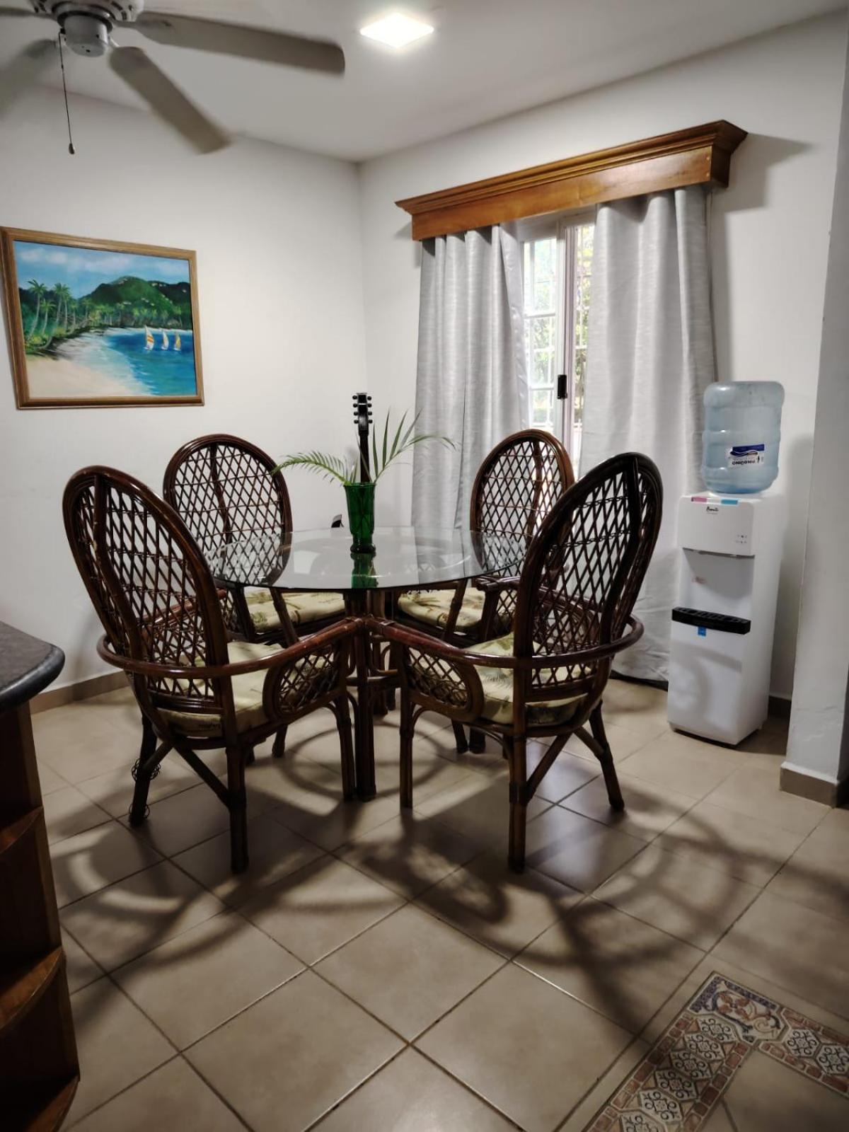 Three-Bedroom Villa photo 2
