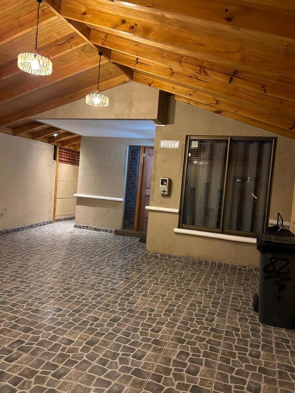 Three-Bedroom House photo 3